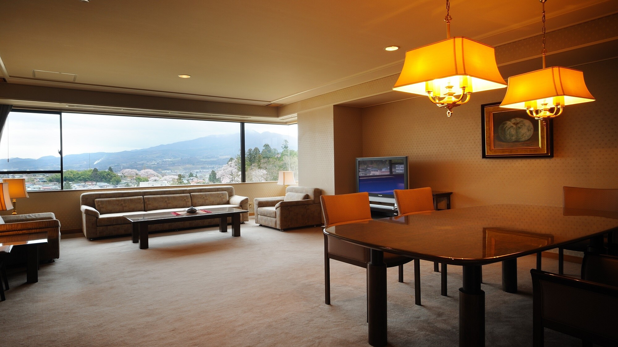You can spend a luxurious time like a villa in the special room "Mizuki".