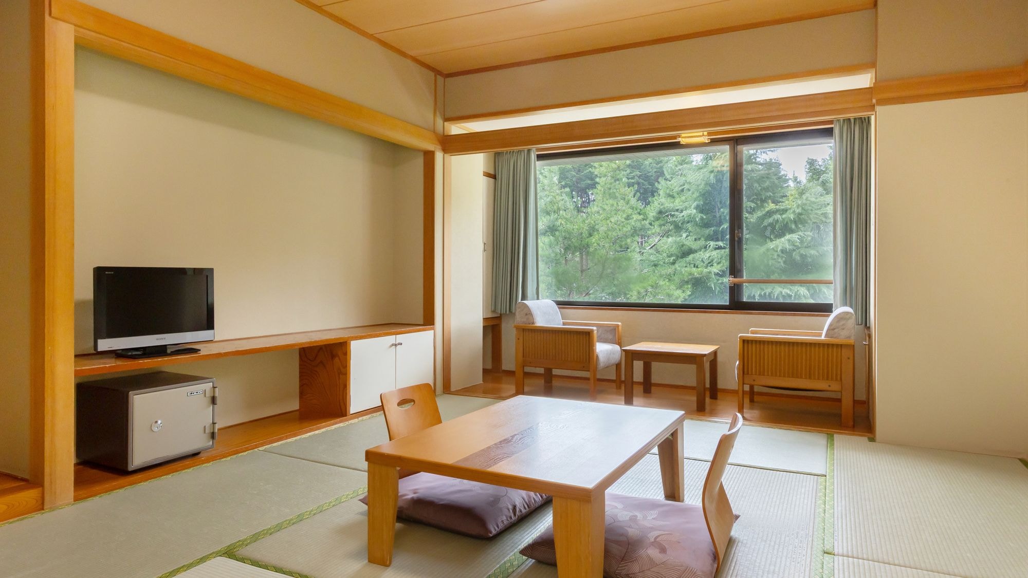 10 tatami Japanese-style room