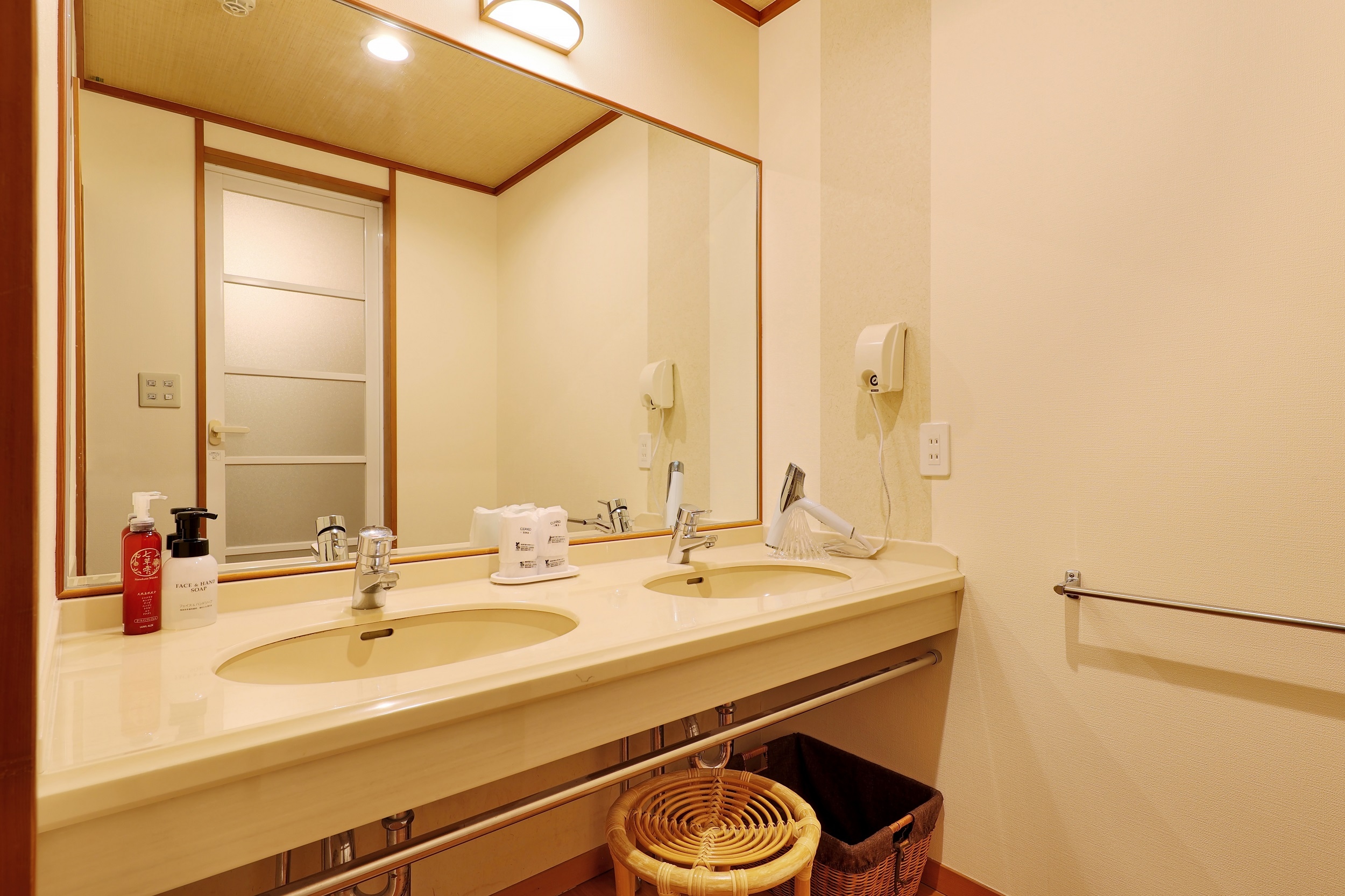 現代日式房間（洗手間）
