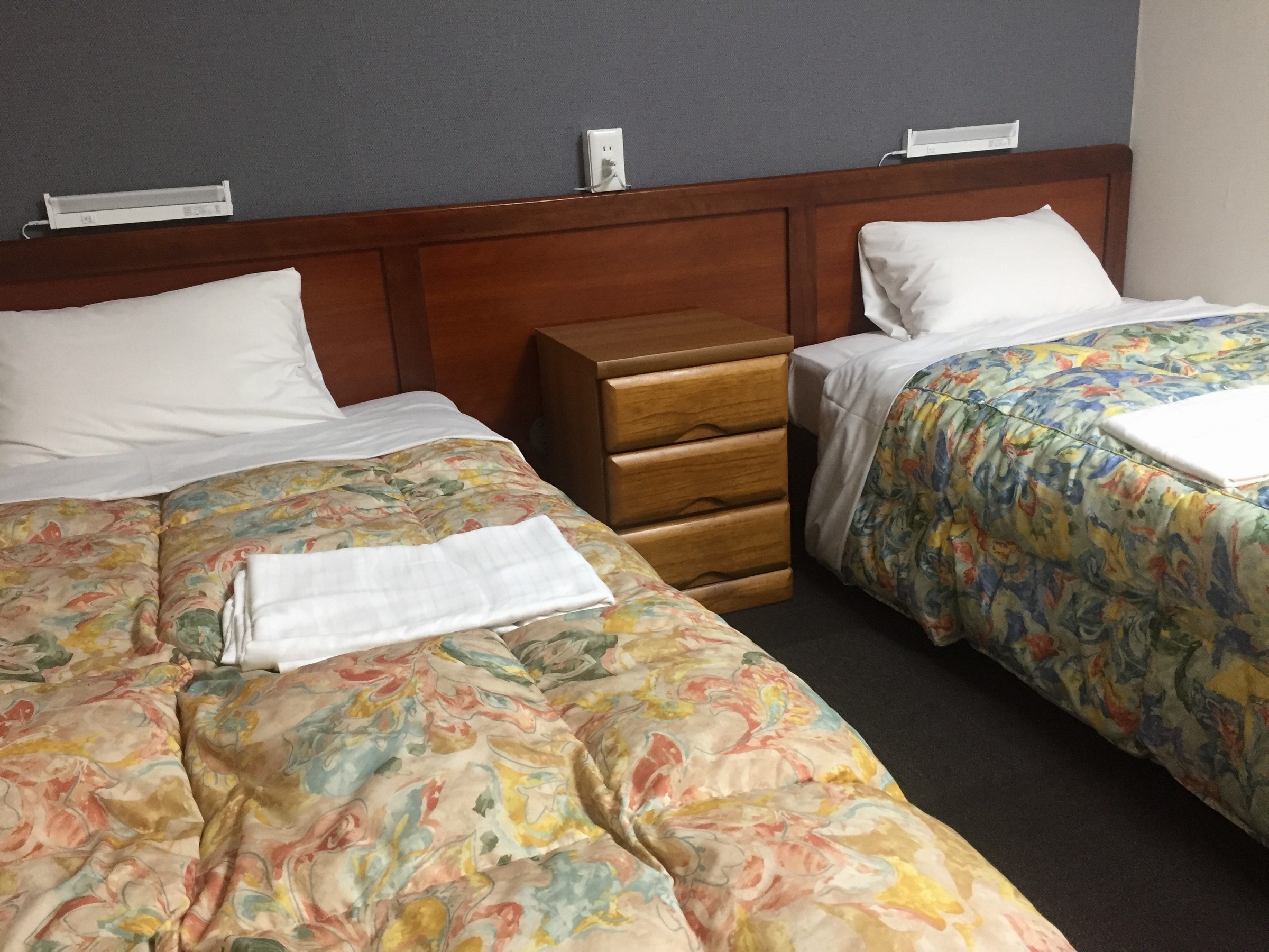 Twin room 01