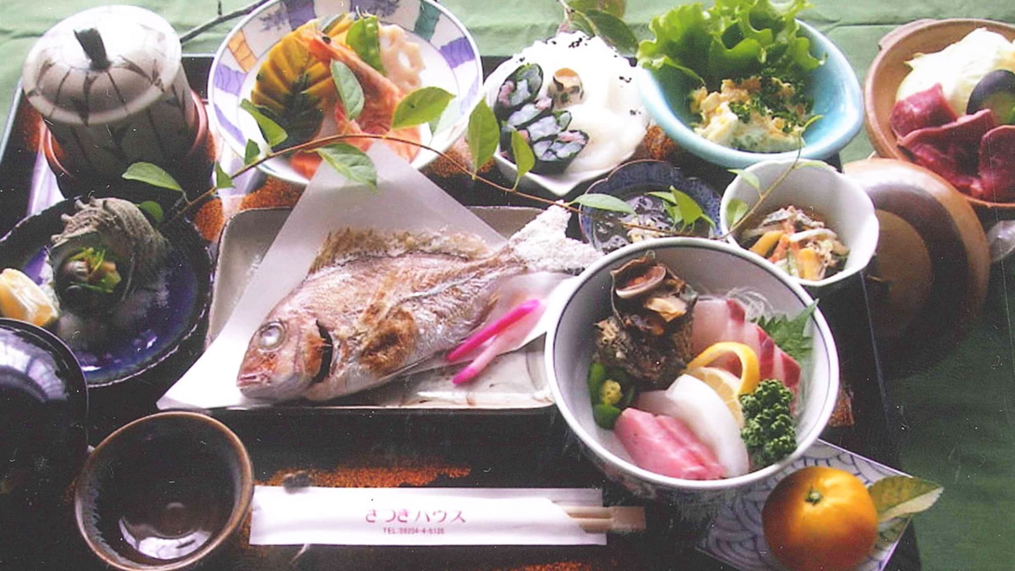 <Dinner example> We will treat you to fresh locally caught seafood and heartfelt homemade dishes.