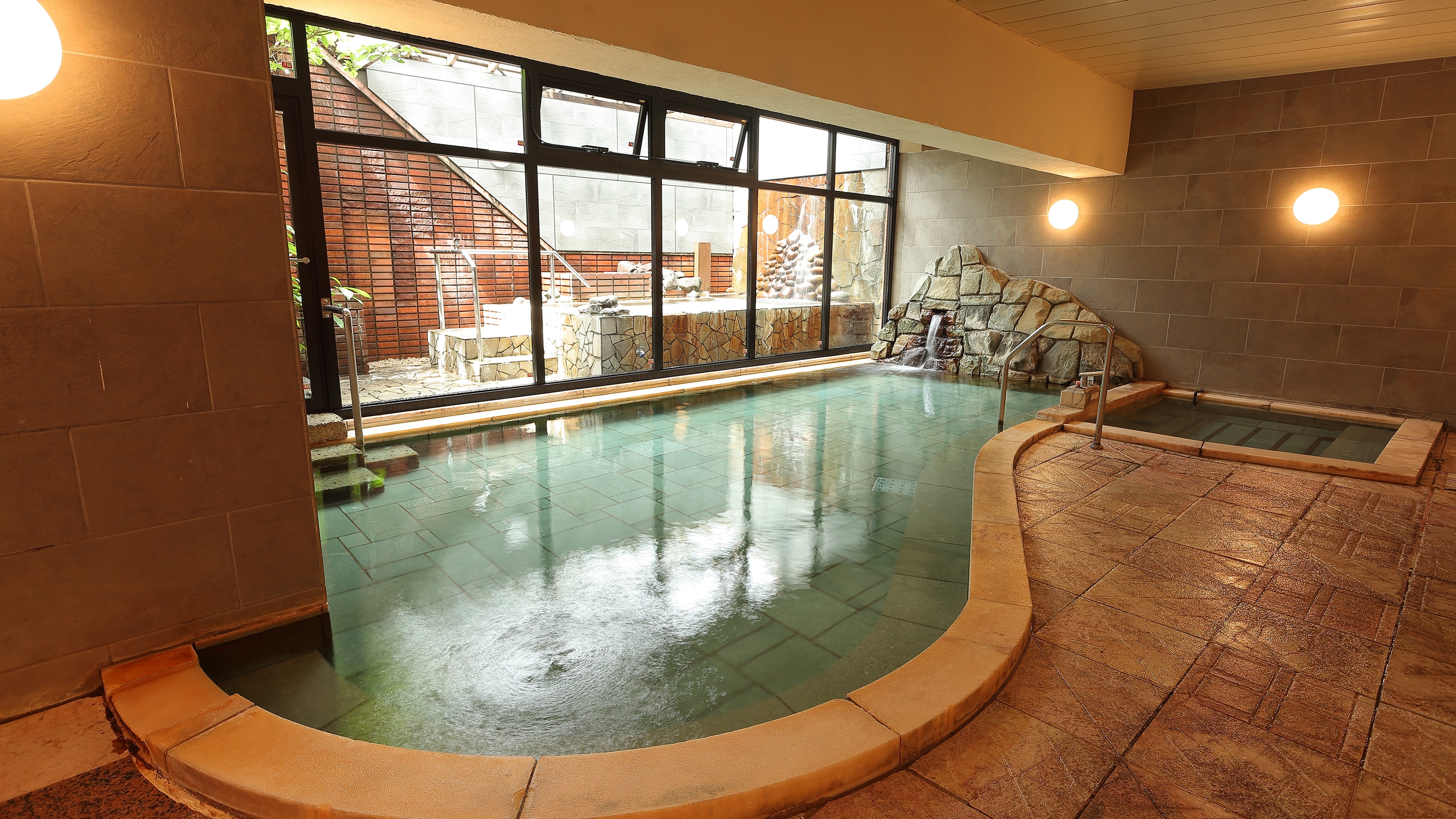 Image of the large public bath