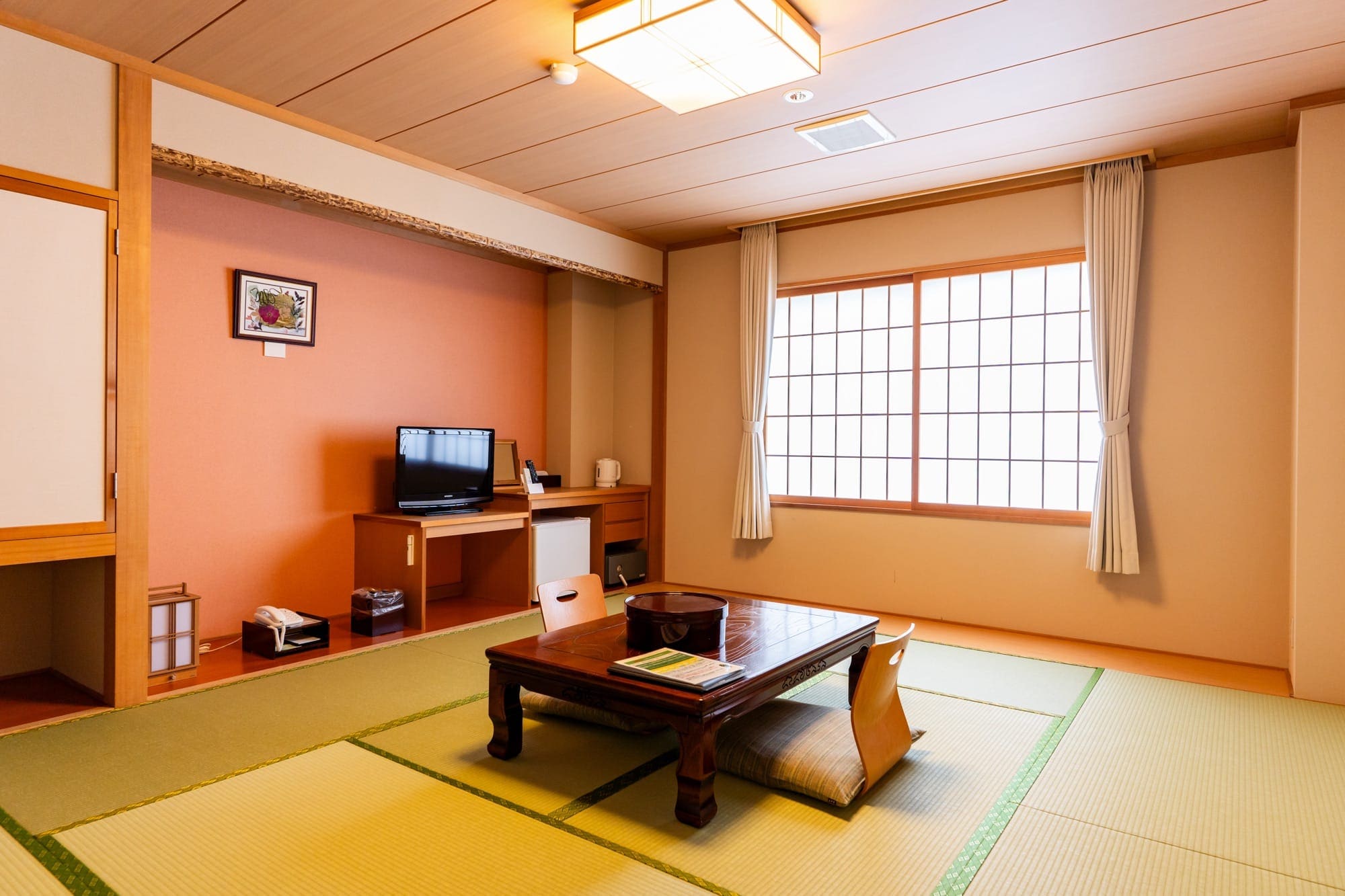 Shiosaikan Japanese-style room 10 tatami mats (air conditioning available in summer) [non-smoking only]