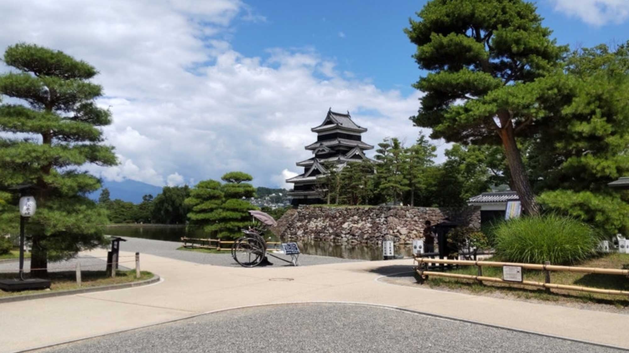 ・3 menit jalan kaki ke Kastil Matsumoto!