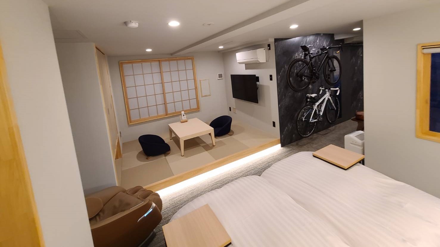 Special Room 202 Room 1
