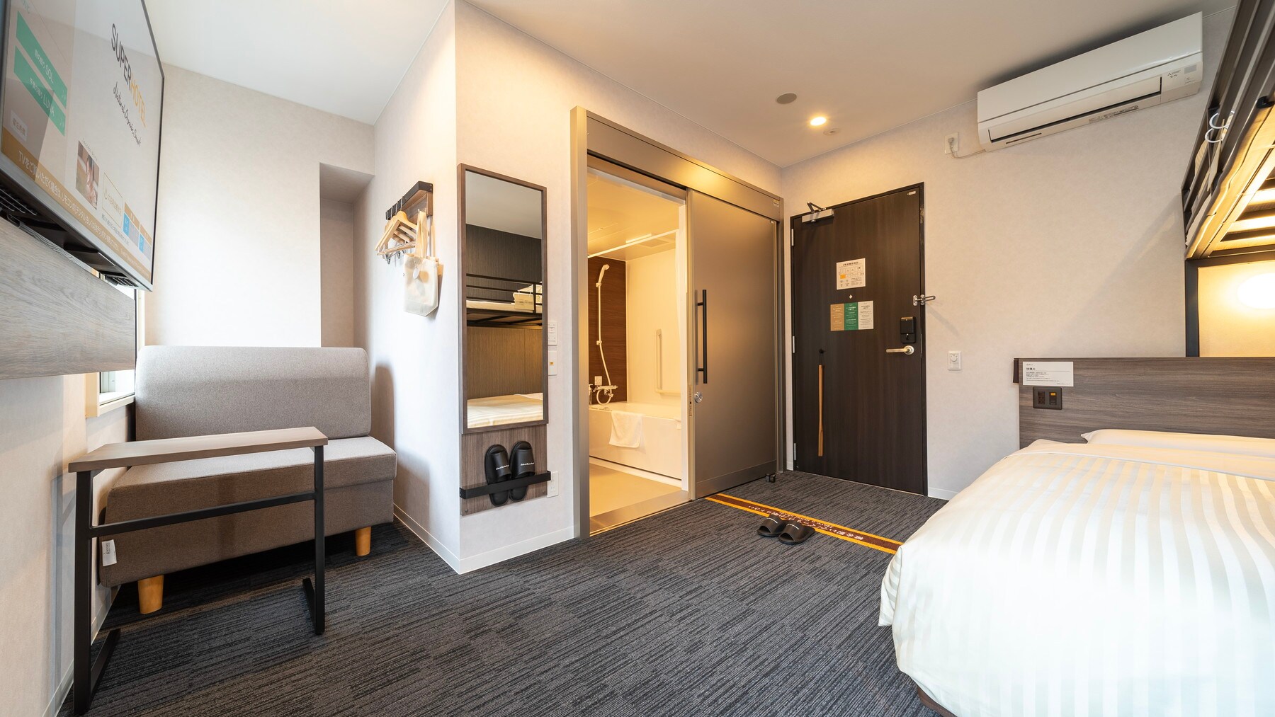 The spacious design makes it easy for wheelchair users to move around.