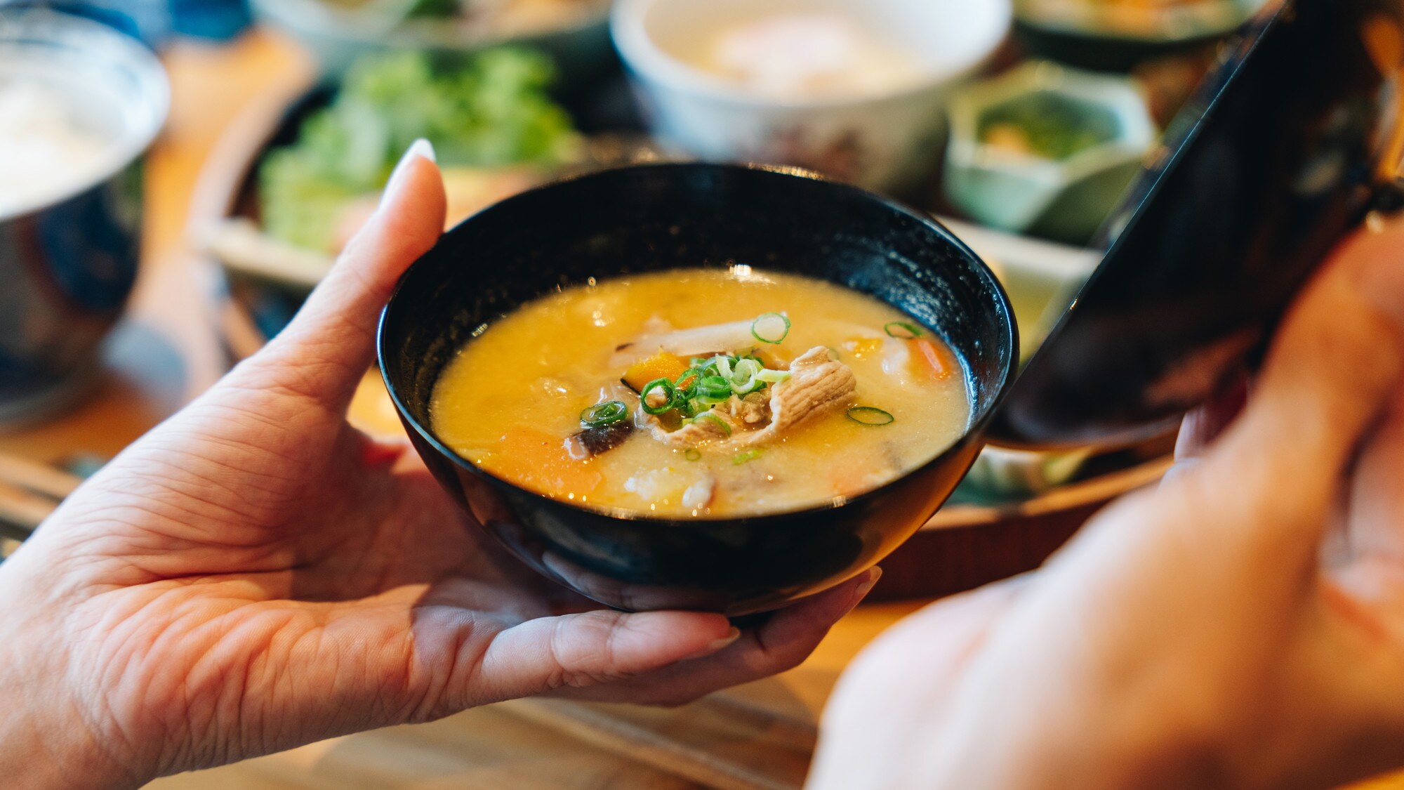 【조식】 한입 입으면 몸도 마음도 따뜻해지는 야메의 수제 된장의 국물