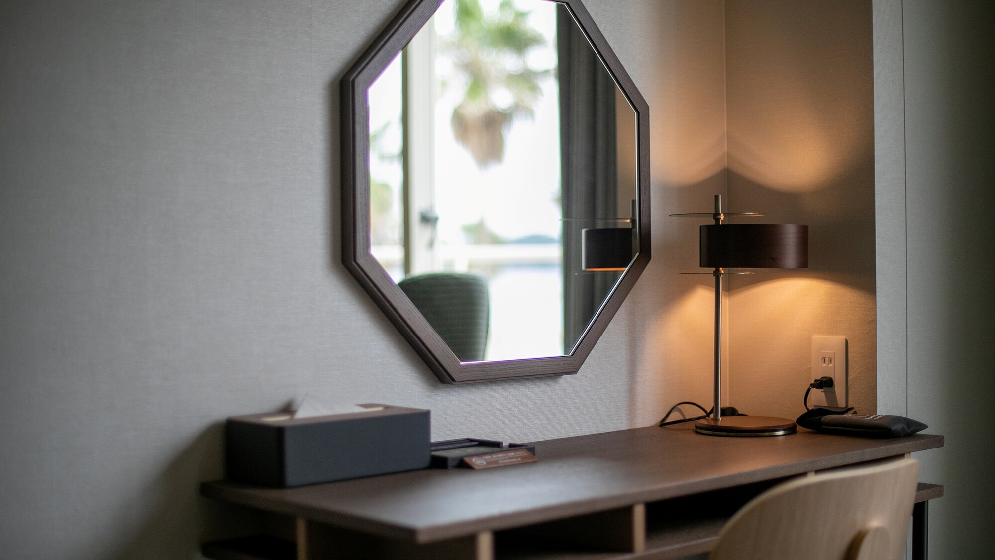 Deluxe Twin Side View