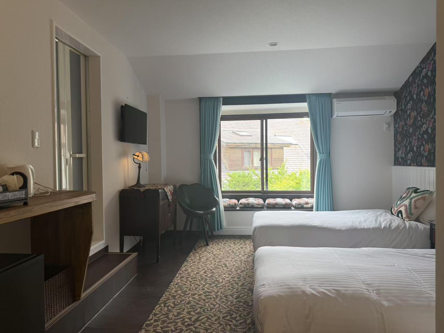 Standard Twin Room 203