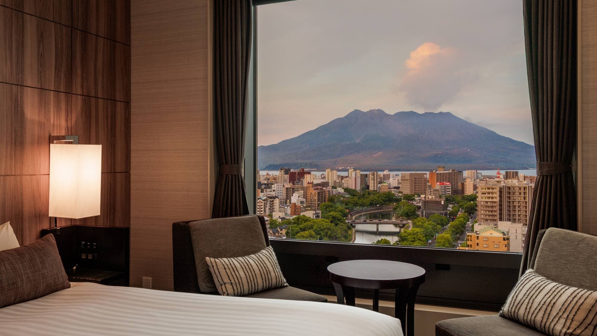 The magnificent view of Sakurajima from the room