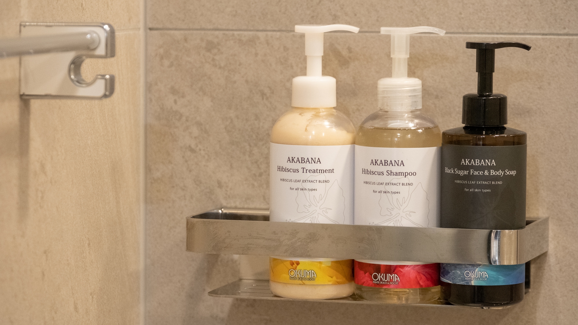Original amenity "AKABANA" series. Available in Garden Villa and Grand Cottage rooms.