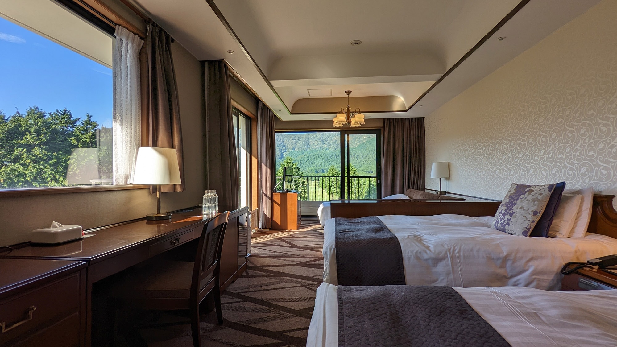 [Kodachi Luxury] Corner Room: A spacious and open room measuring 52 square meters.