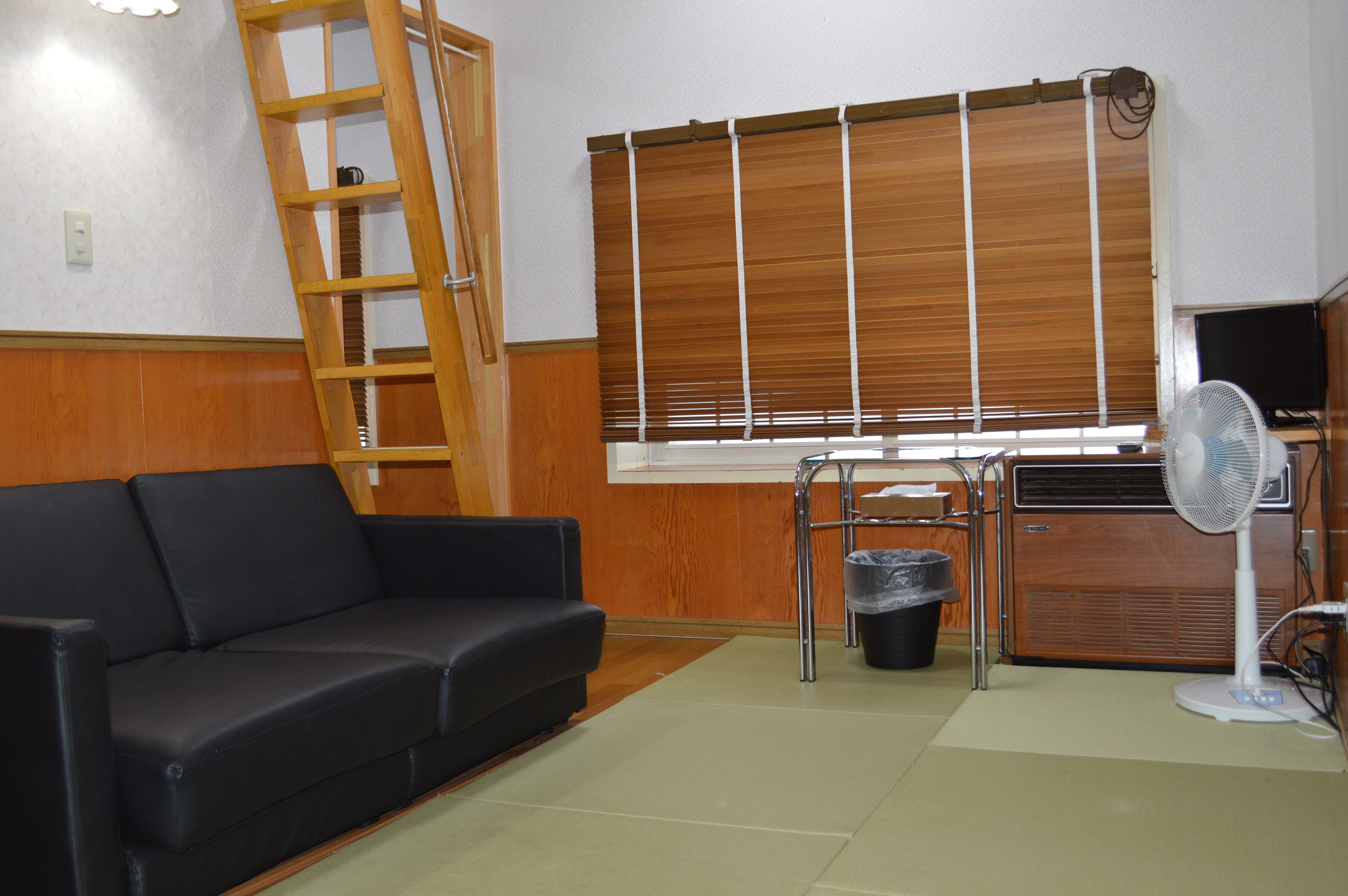 Family room 1