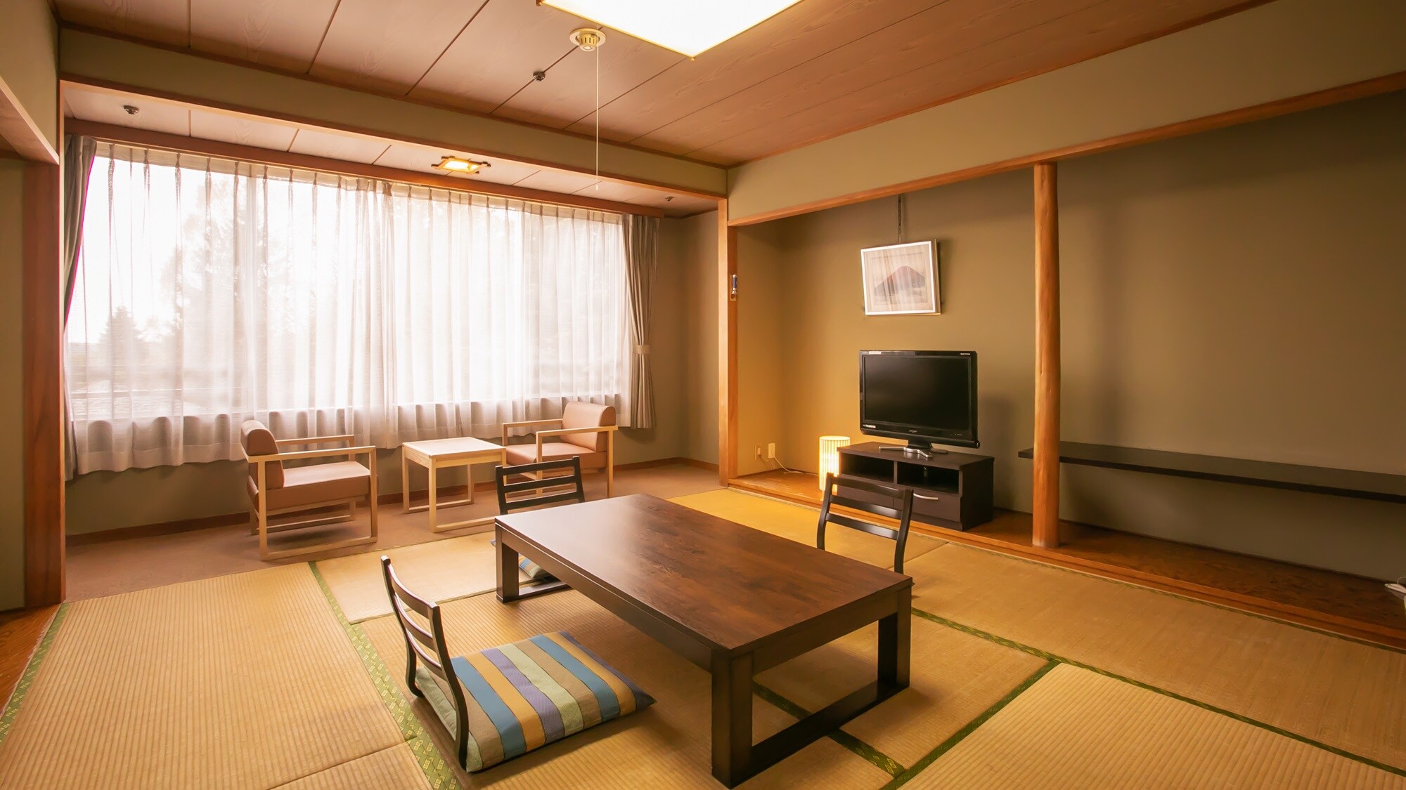 ■ Japanese-style room 8 tatami mats
