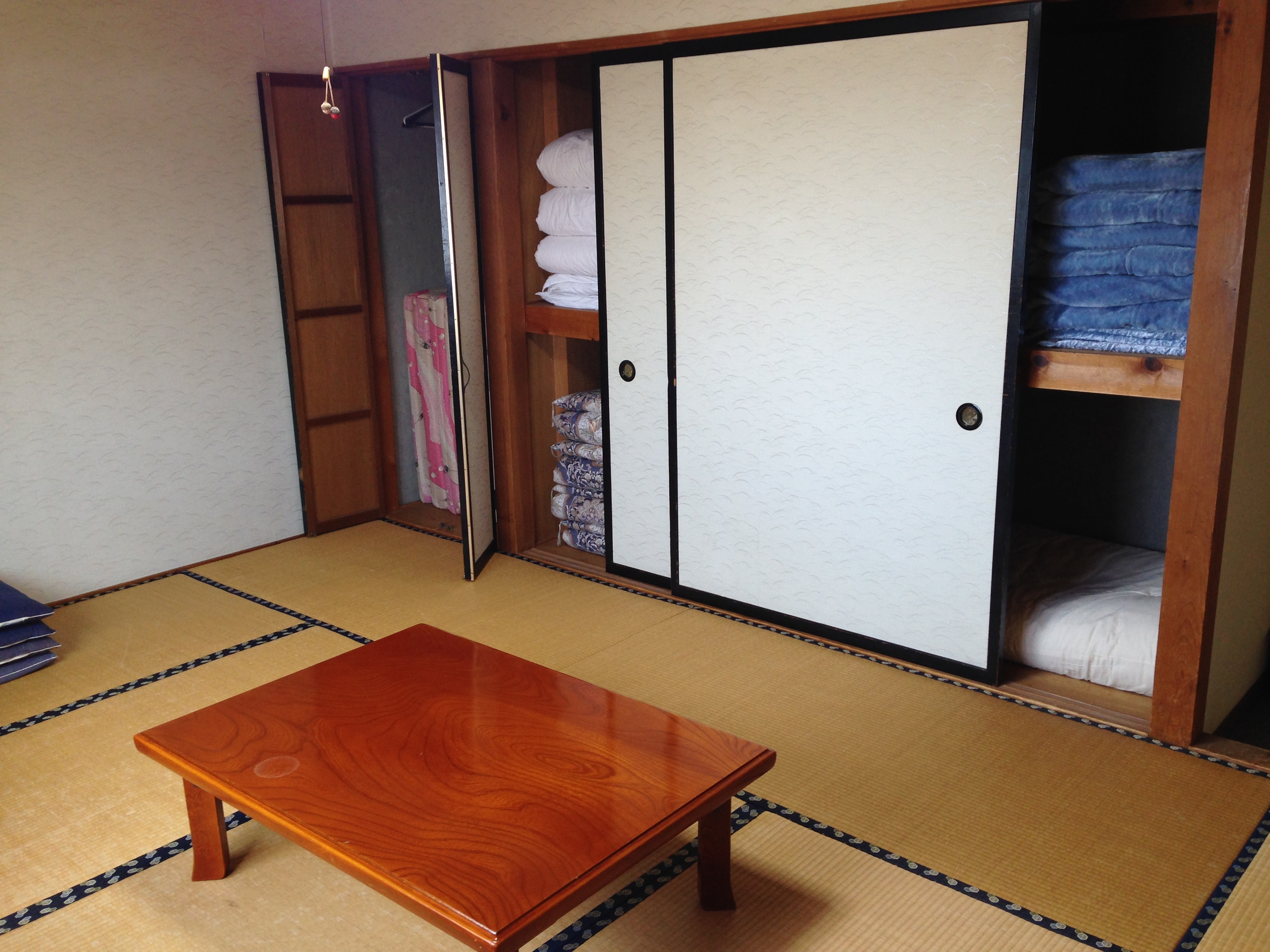 Japanese-style room