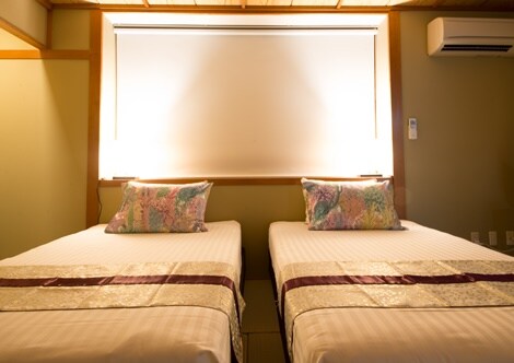 Main residence bedroom semi-double & times; 2