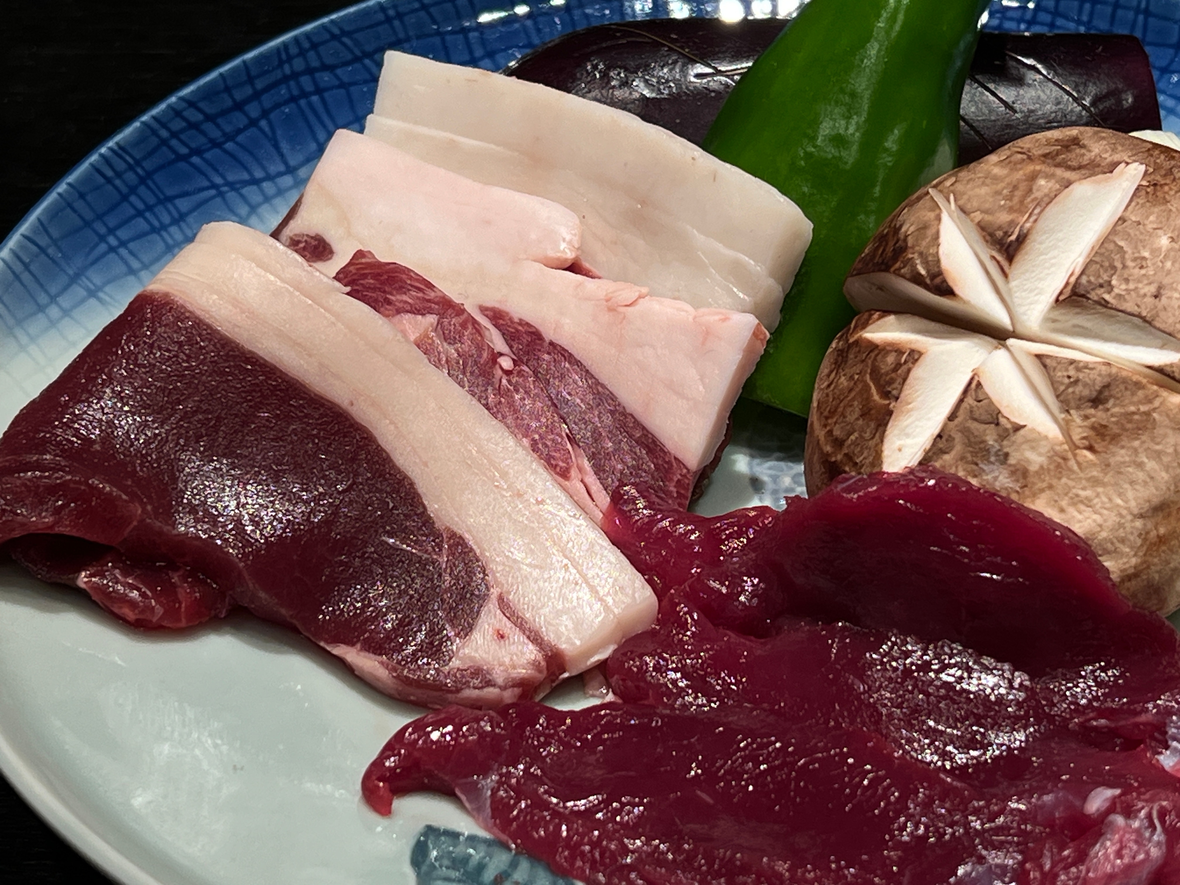 炭火烤野豬和鹿肉