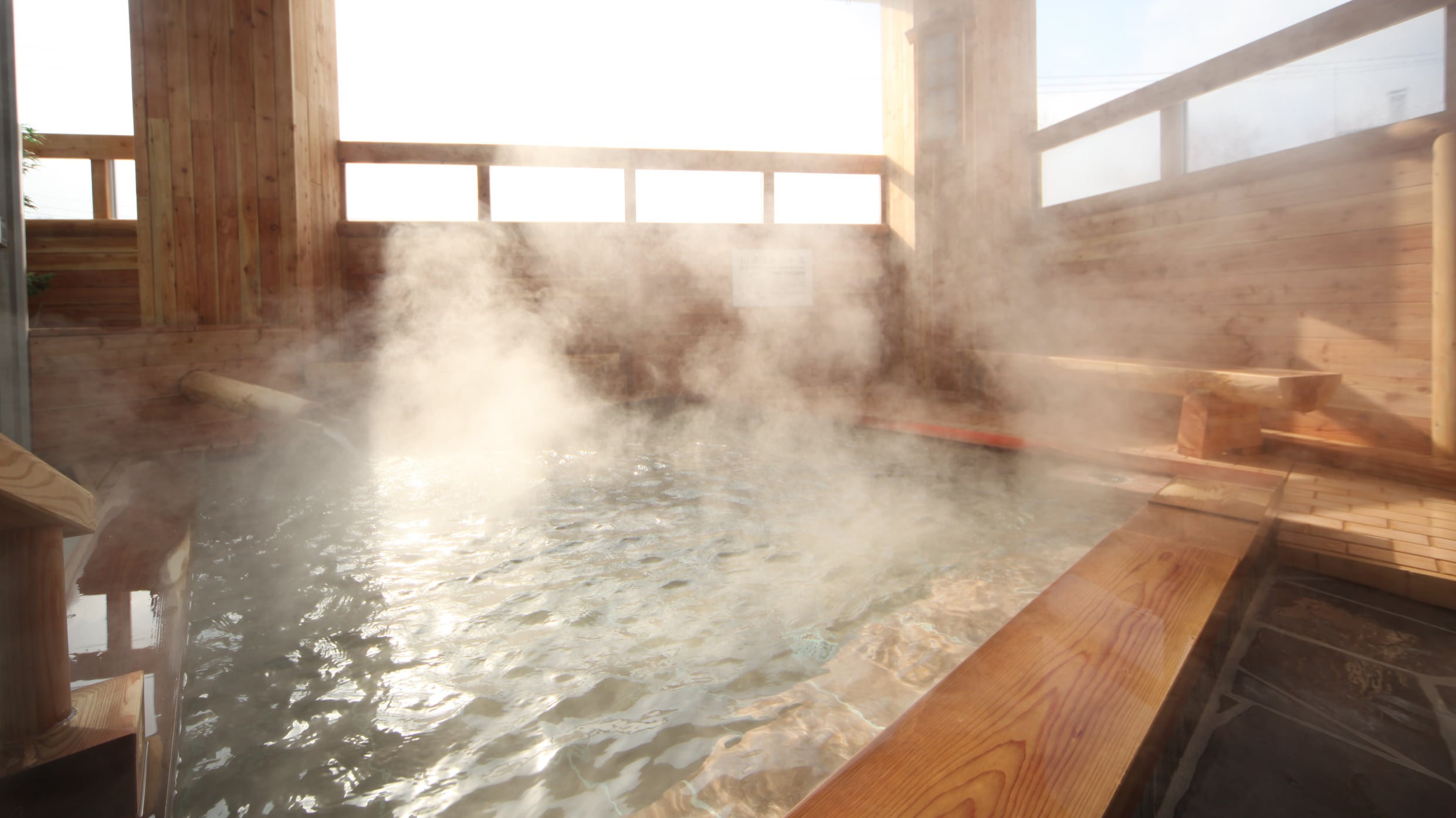 [溫泉] 露天浴池（白天）