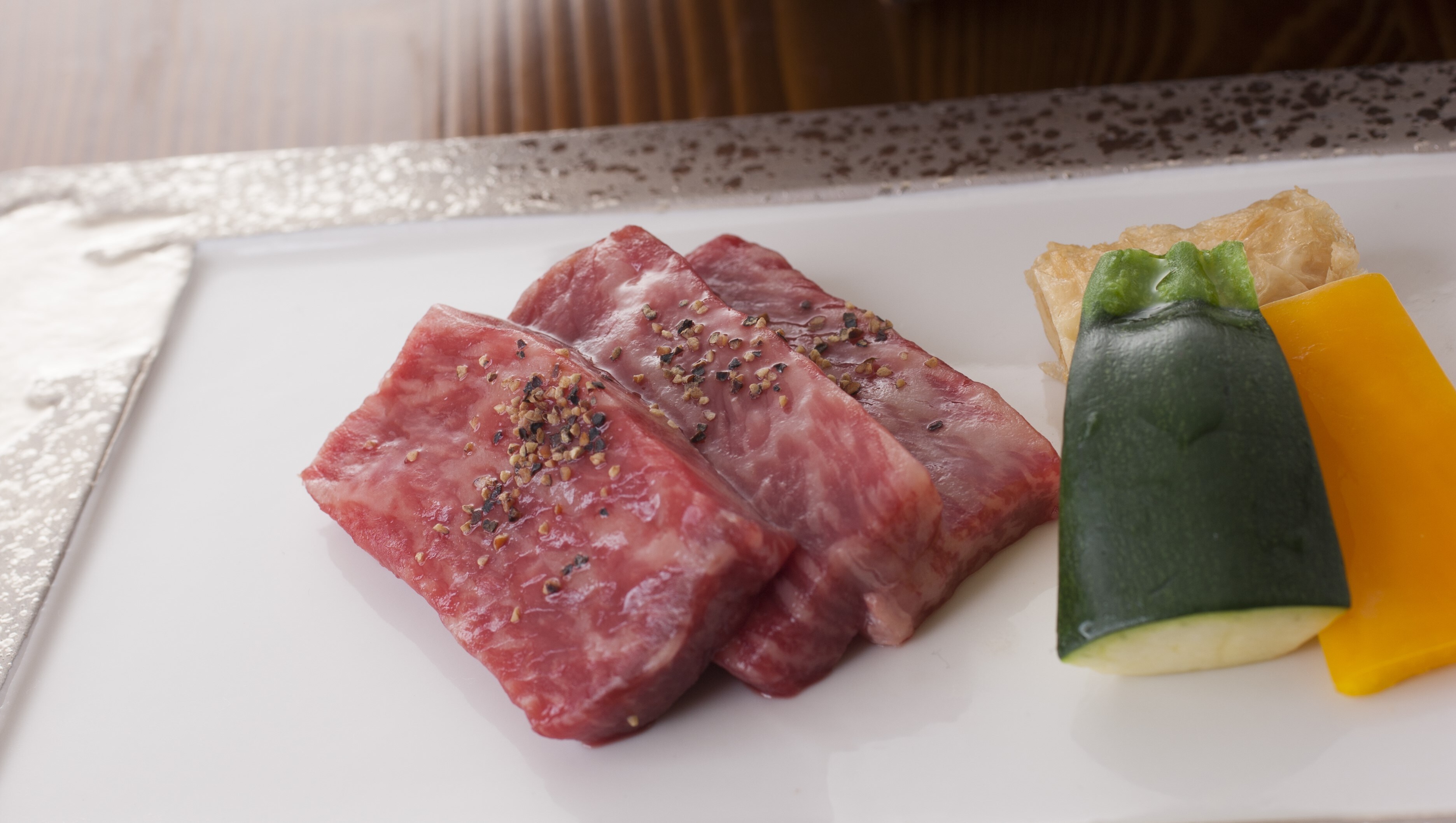 Thịt bò Kirifuri Kogen nướng trên đá (bữa tối)