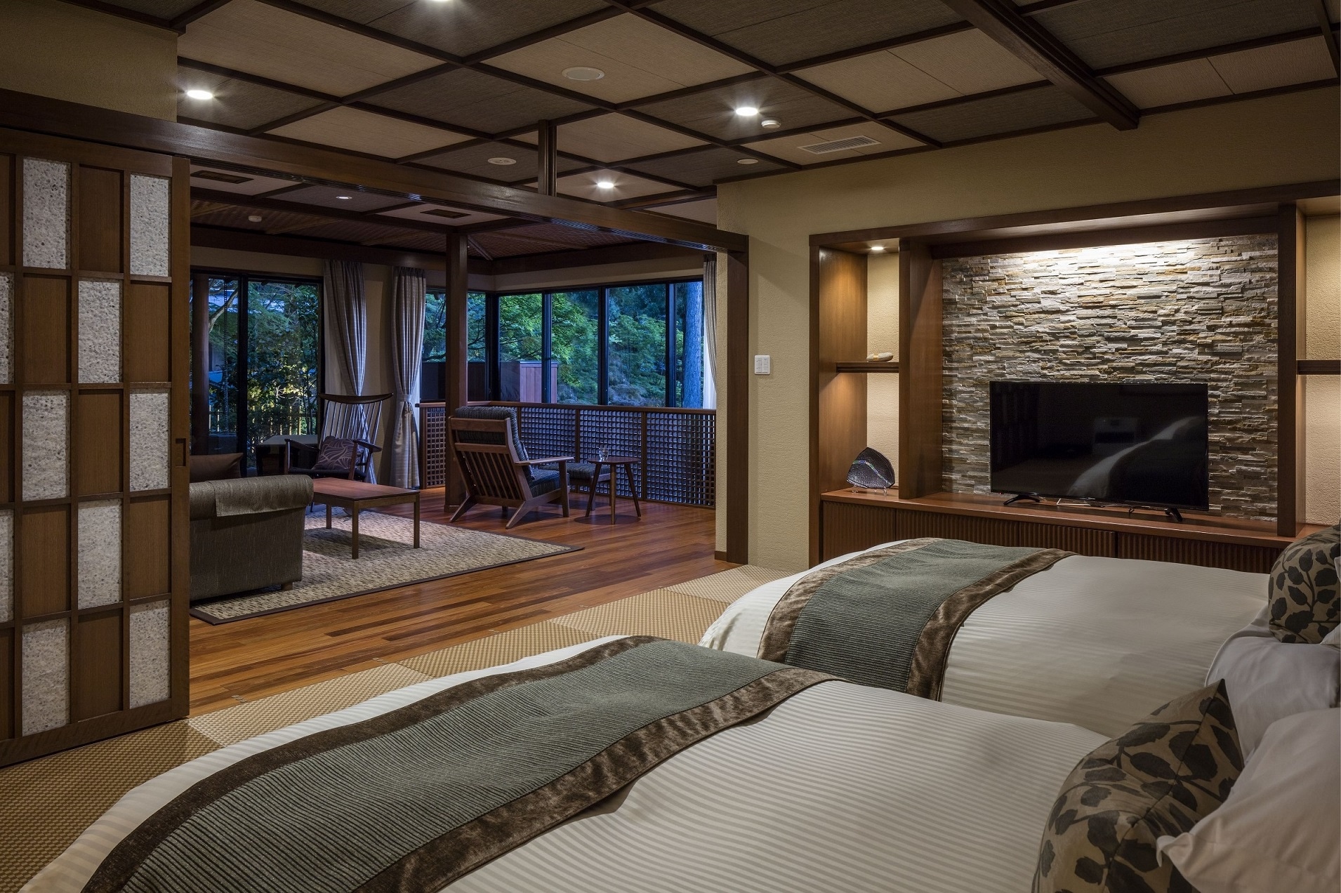[Bettei Komorebi] Garden suite with open-air bath (Room 368) The main room, 15 tatami mats, has a twin bed.