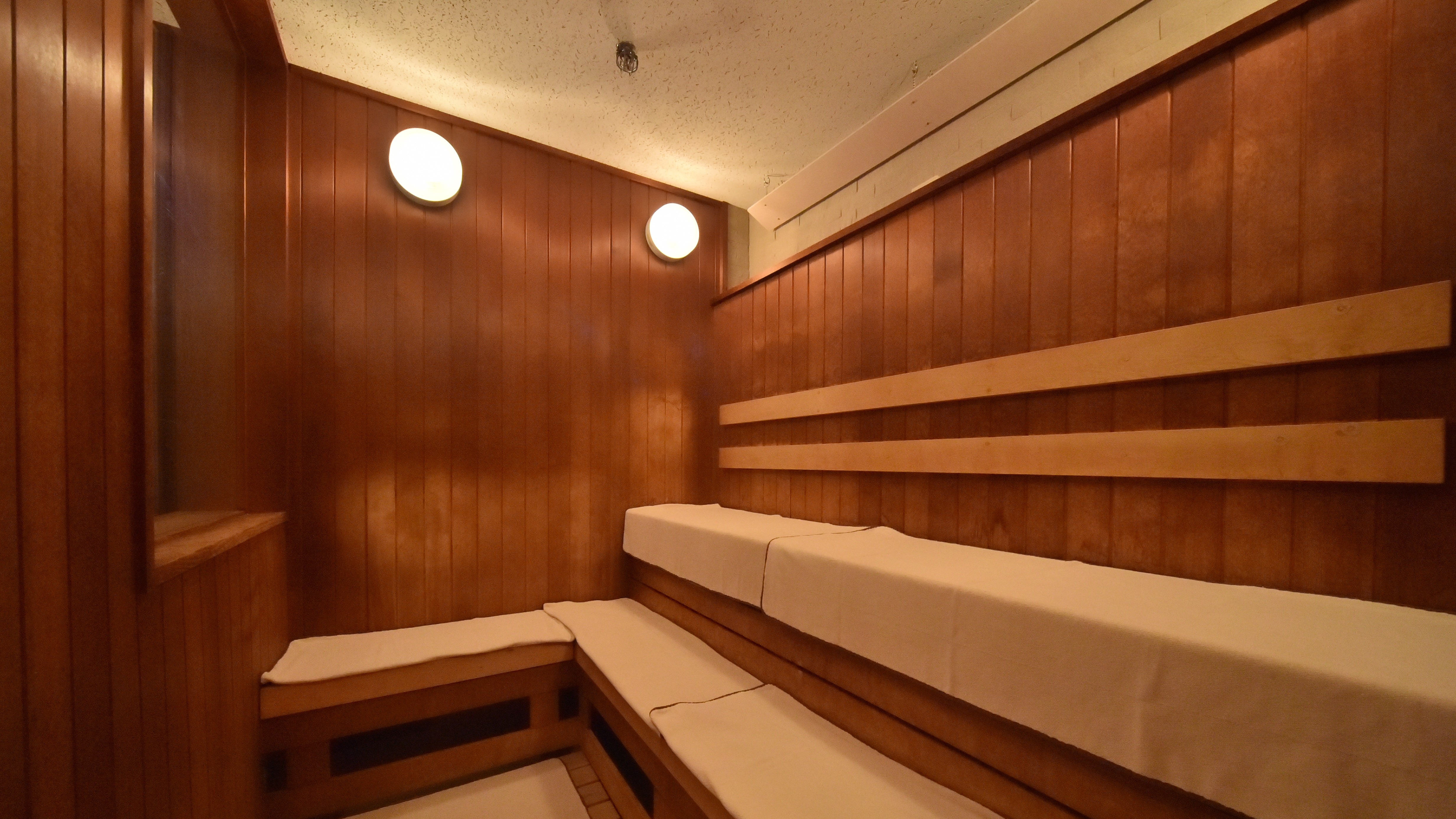 Natural hot spring [Light hot spring] (Business hours 15: 00-10: 00 the next day)