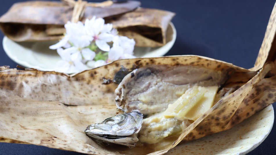 [24th Spring] Grilled dish (horse mackerel wrapped in bamboo skin)