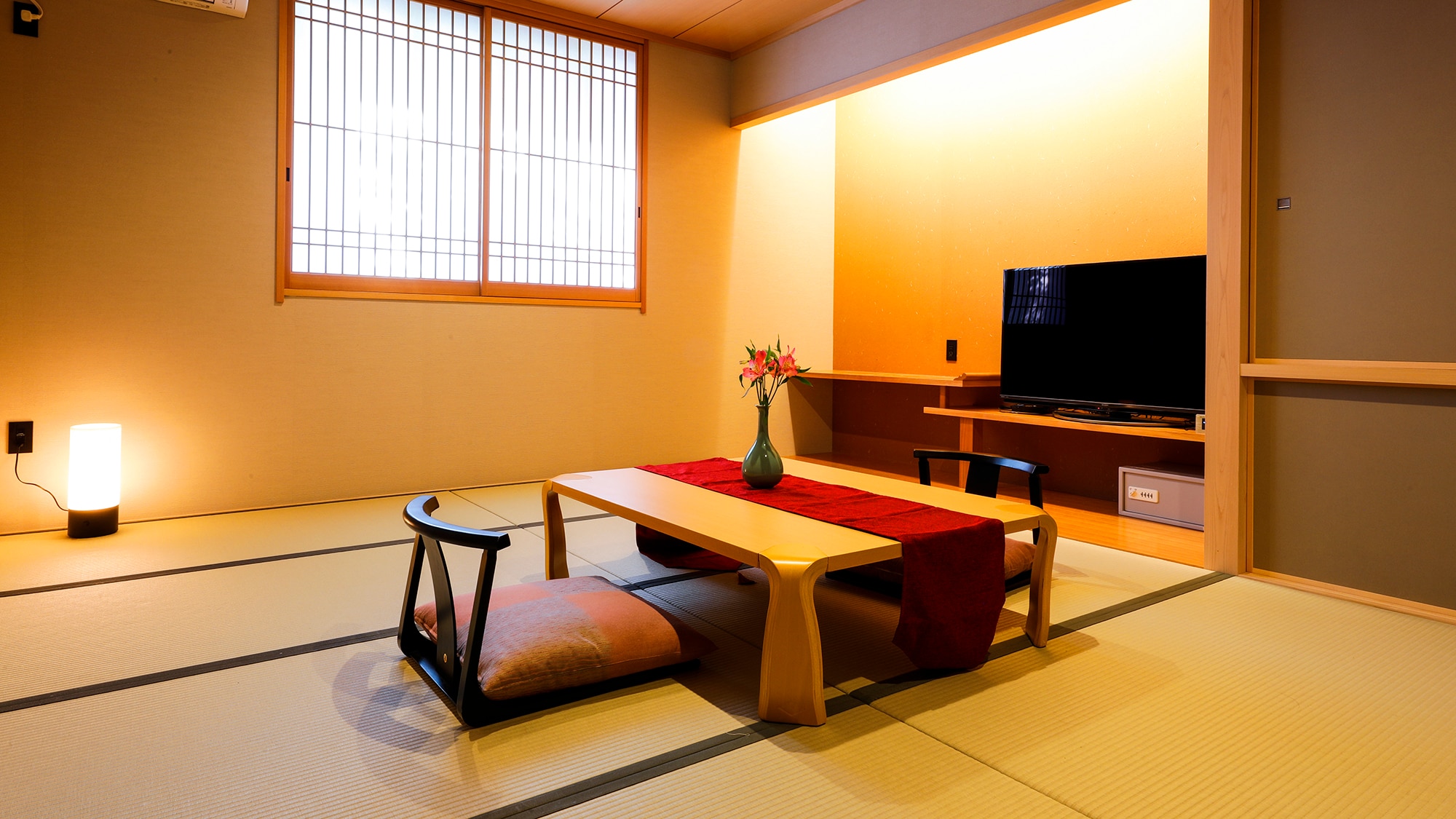 [Western building/Japanese-style room] *Image