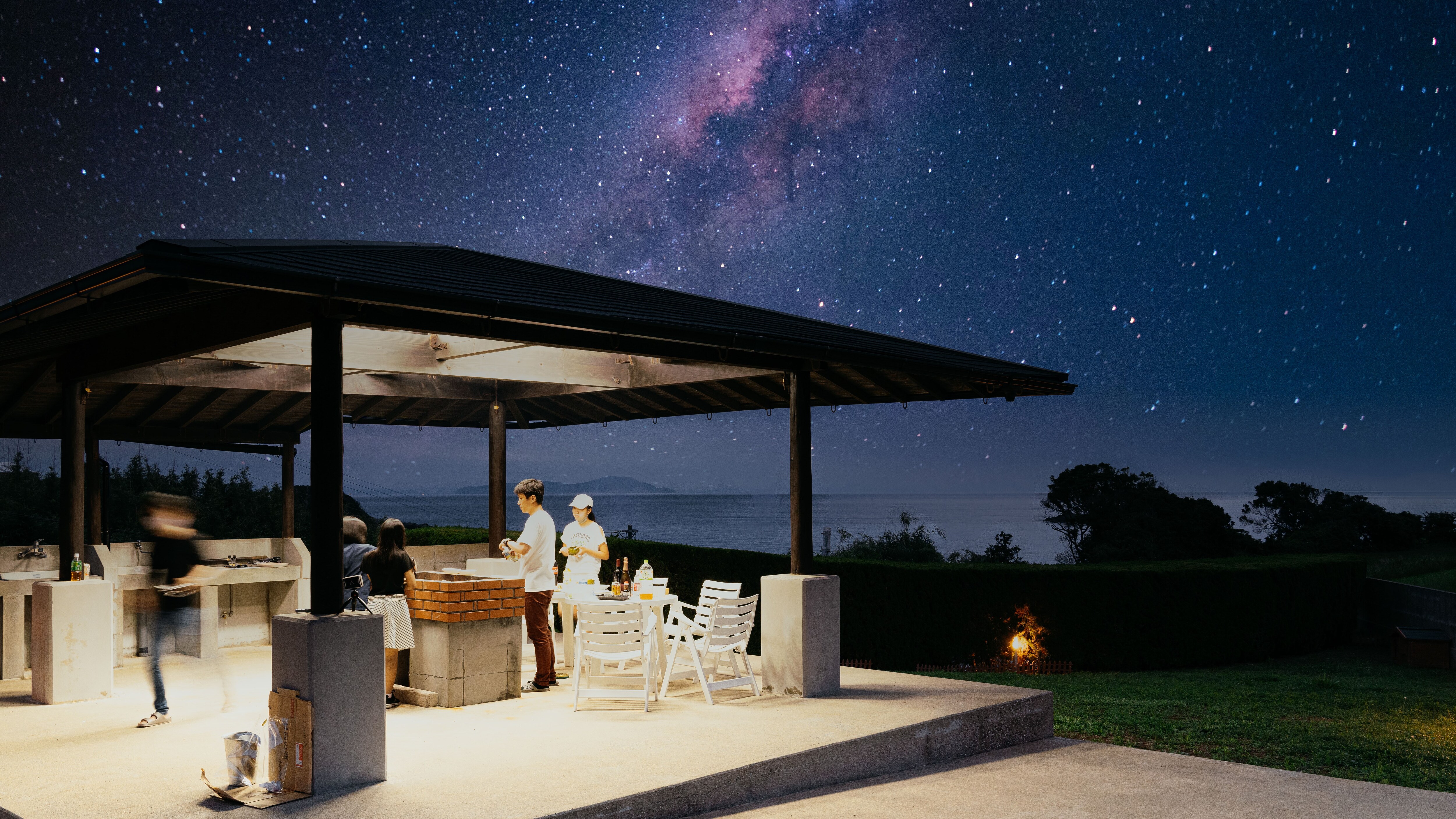 [BBQ Terrace] Under the beautiful night sky of Iki, you can enjoy a BBQ using ingredients from Iki.