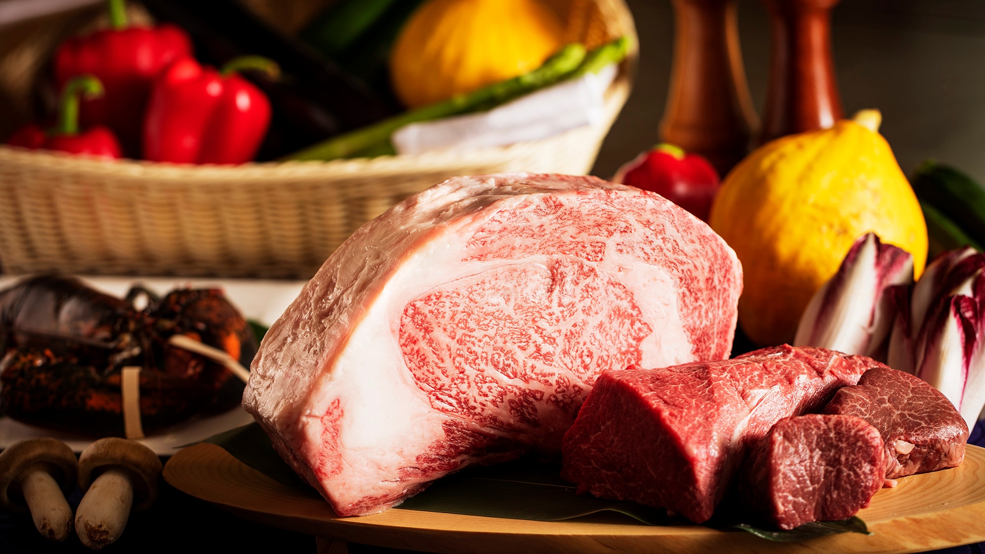 Hakata wagyu beef with melting flavor of Itoshima beef. We are proud of our local brand beef.