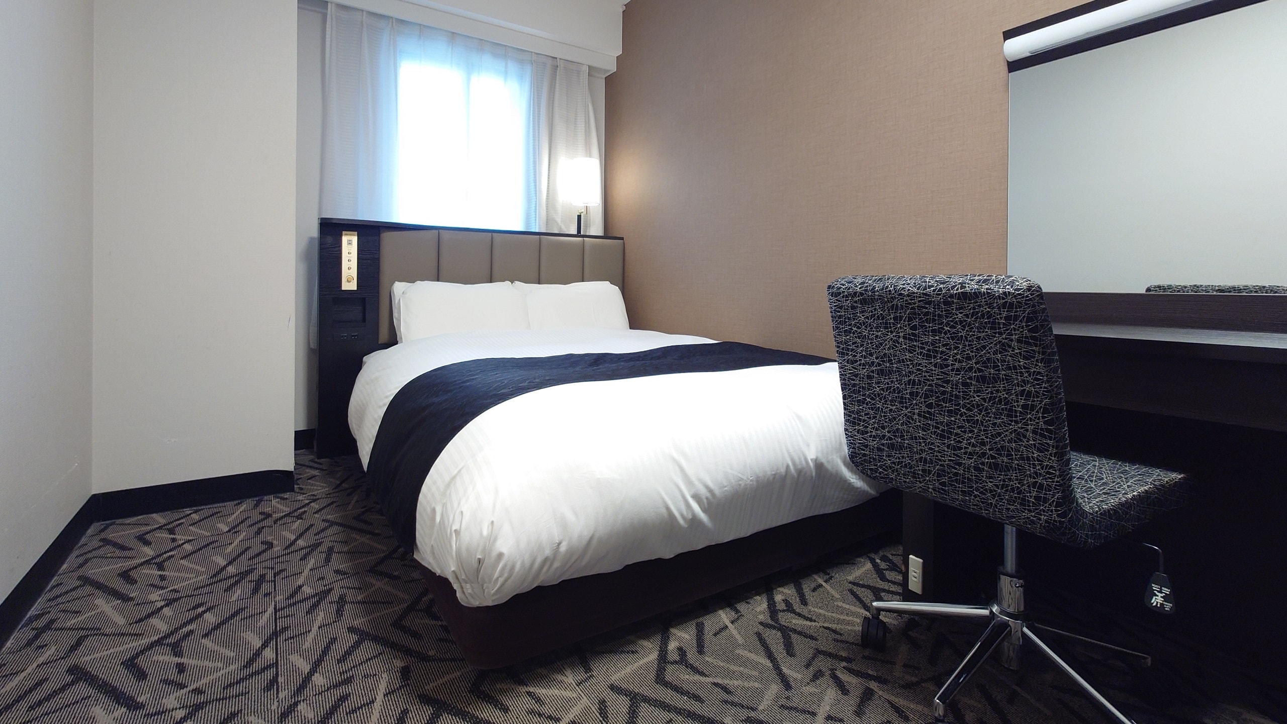 Double room (area 13m²/bed width 140cm)