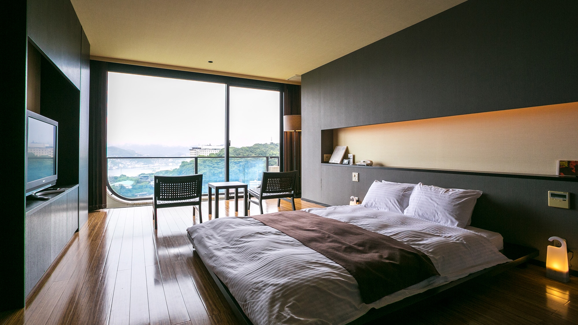 [Suite Premier] Ini adalah kamar terbatas satu kamar di mana Anda dapat menikmati pemandangan Nagasaki.
