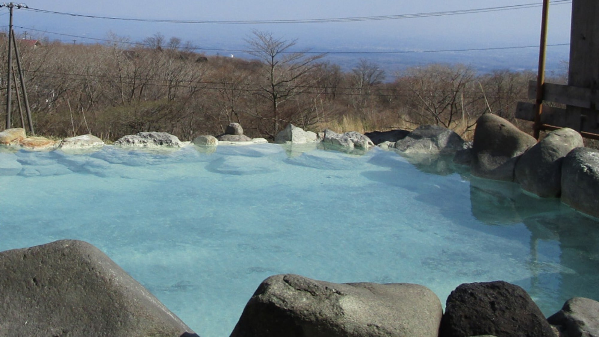 Open-air bath