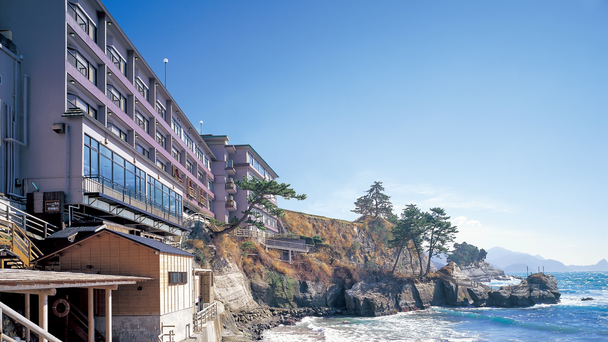 ■ All rooms have a panoramic view of the sea! Kakure hot water on the beach, Kakure inn.