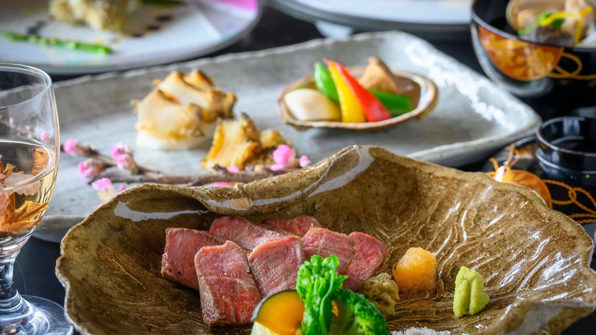 【终极日本怀石料理】鸟取县最高品质的品牌和牛“Olein 55”烤制以及各种豪华菜肴
