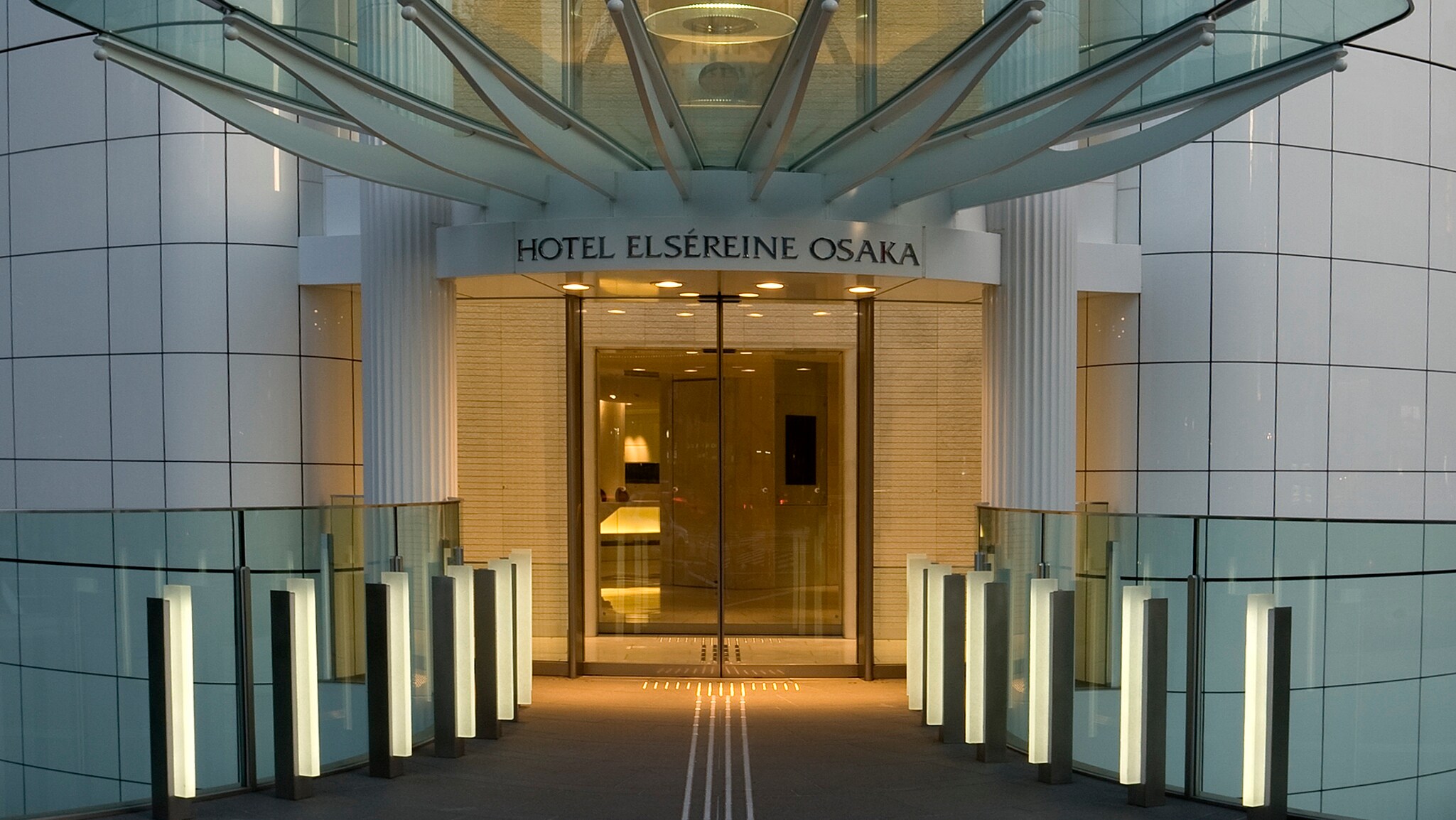□ Main entrance