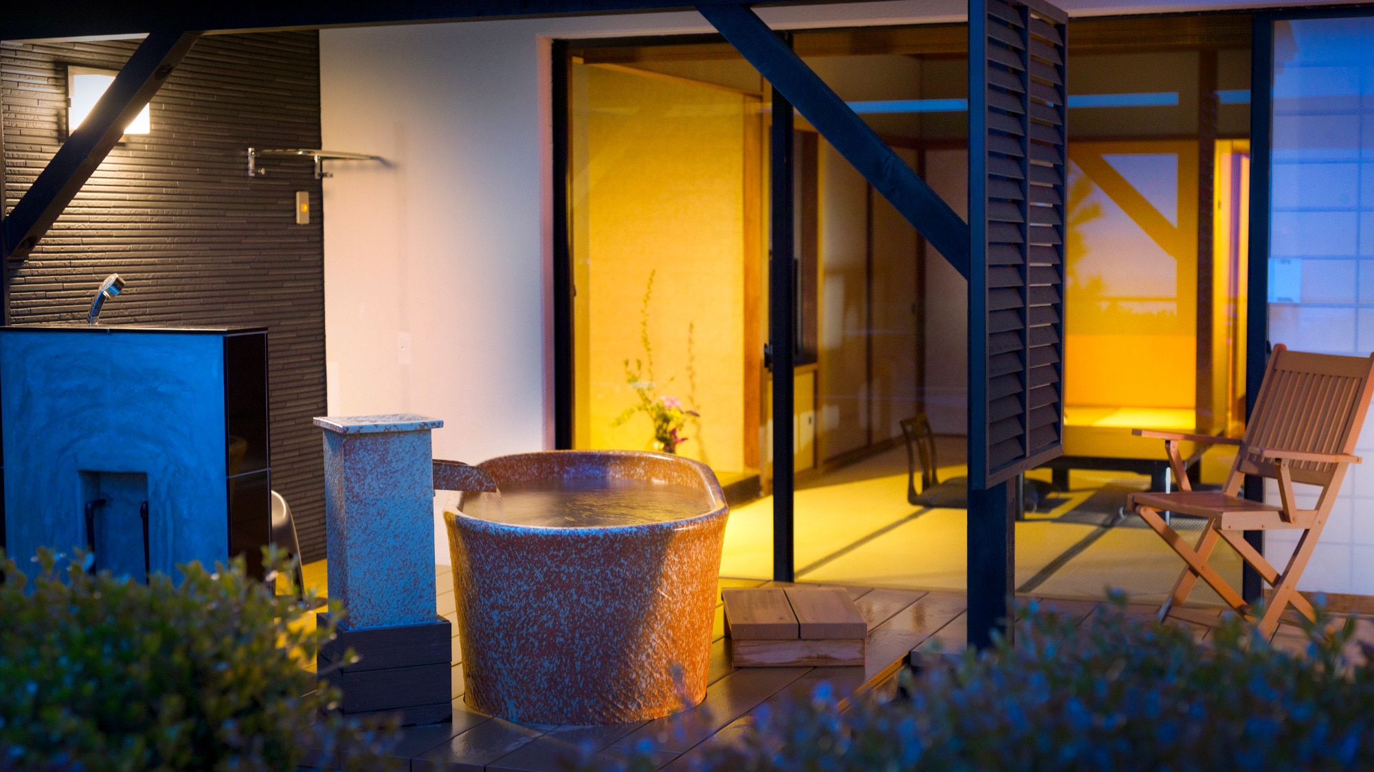 [Honmaru] Japanese-style room with open-air bath, example of an open-air bath in a guest room