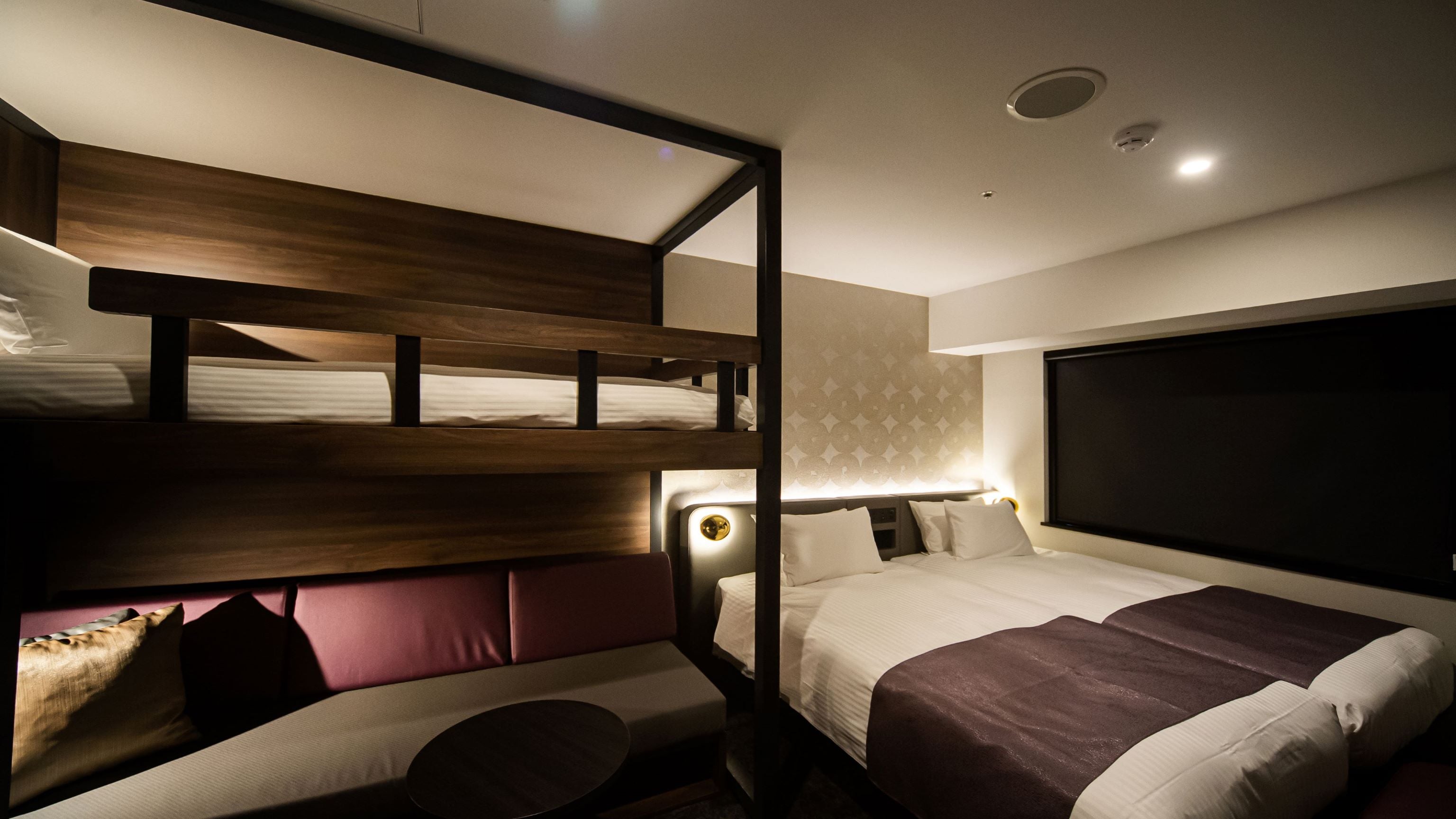 Family Hollywood Twin