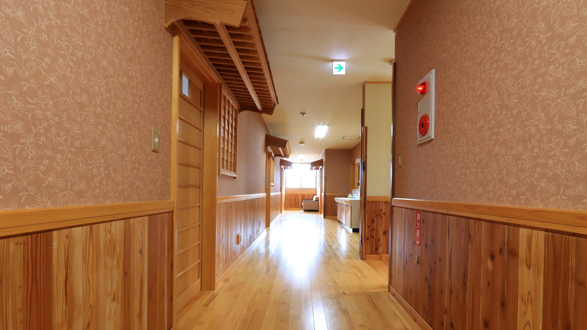 ●The warmth of wood in the building