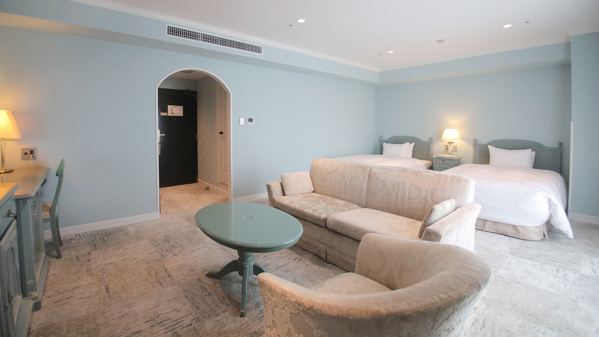 [8th floor, floor color: mint blue] Royal Twin Room 802 (PIENA Classi (example)