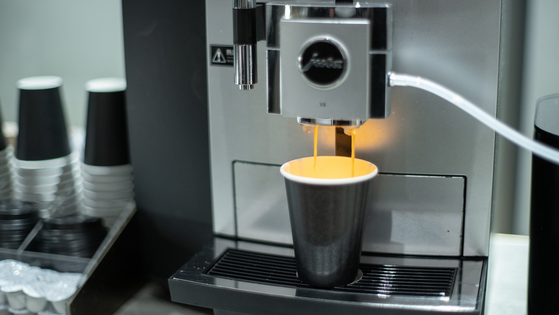 Lounge/self drink service