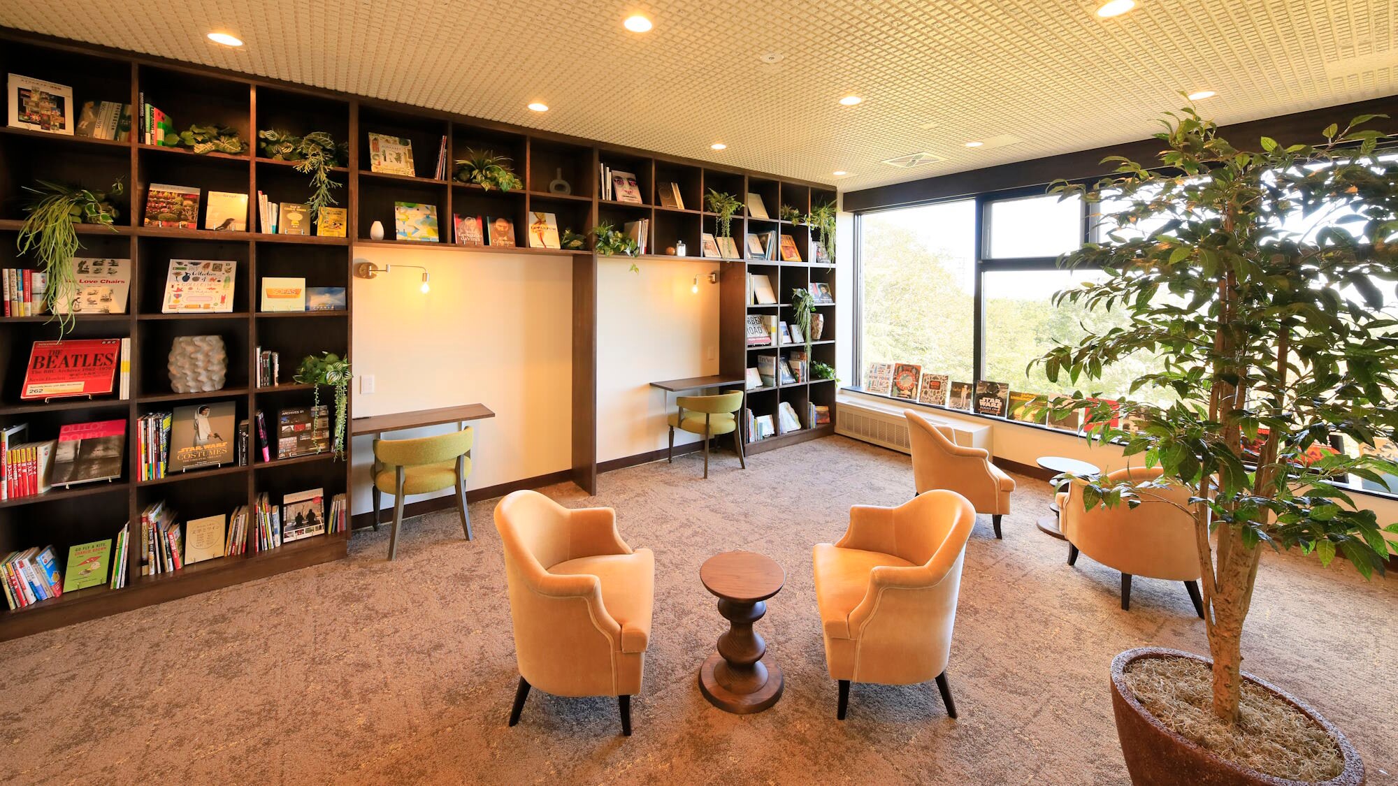 [Perpustakaan] Sambil membaca buku favoritmu