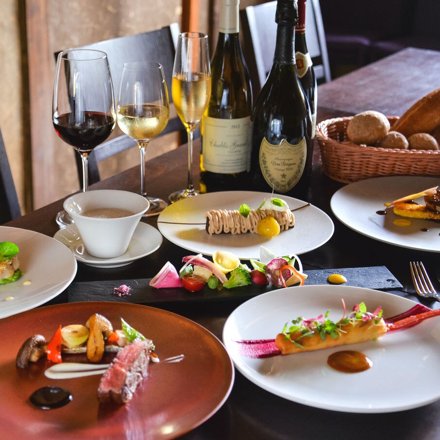 With the theme of "Terroir et Nature", we use plenty of local ingredients from Tajima, Tamba, and Tango.