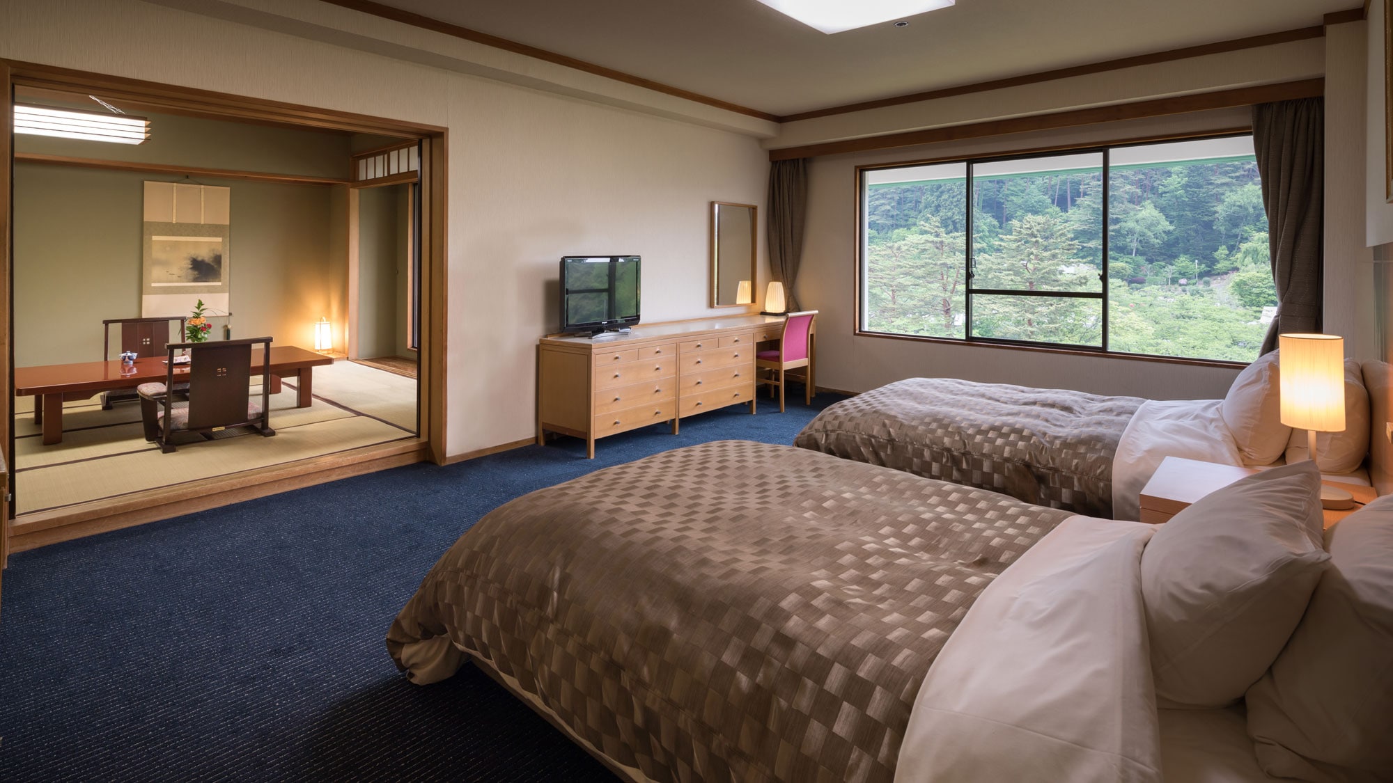 【日西式房间】日式房间12张榻榻米+双床房