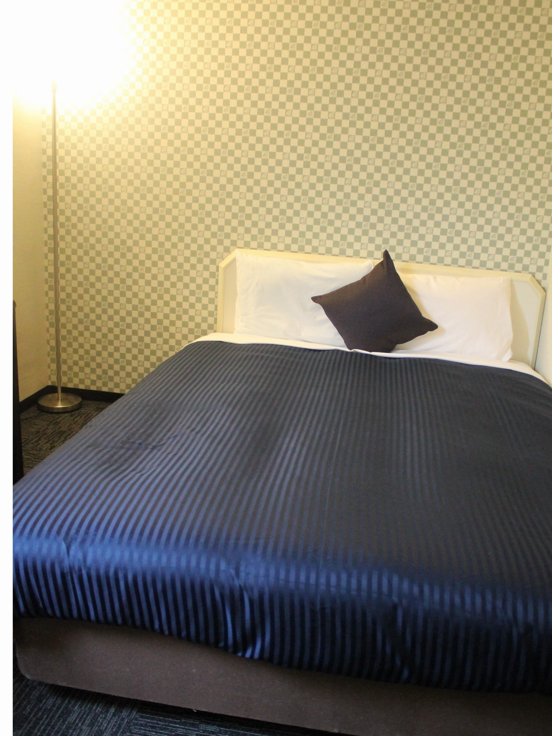 Single room ☆ The bed is 140 cm wide! (* Sleeping with 2 people on 1 bed)
