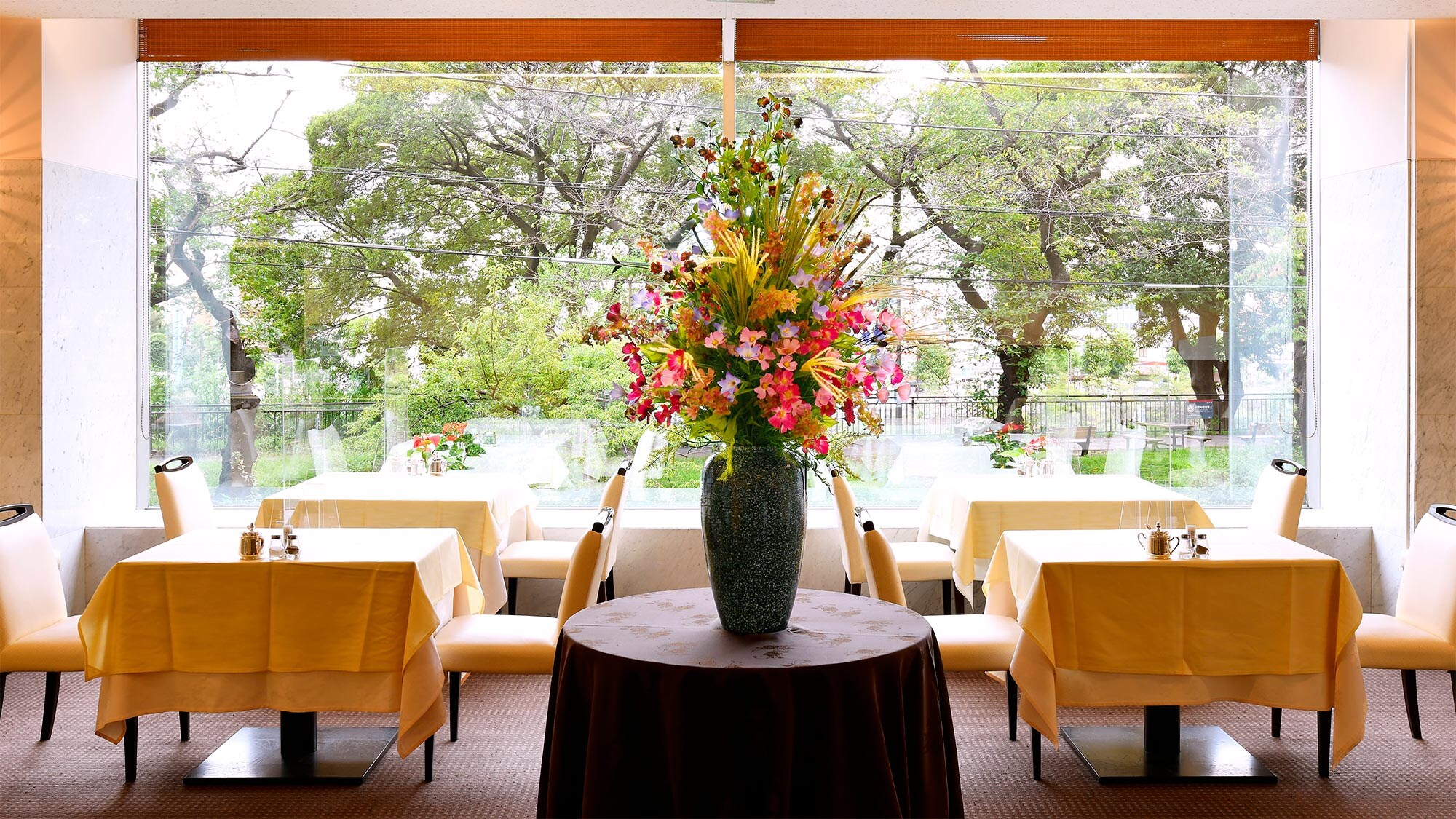 2nd floor restaurant "Fosse"