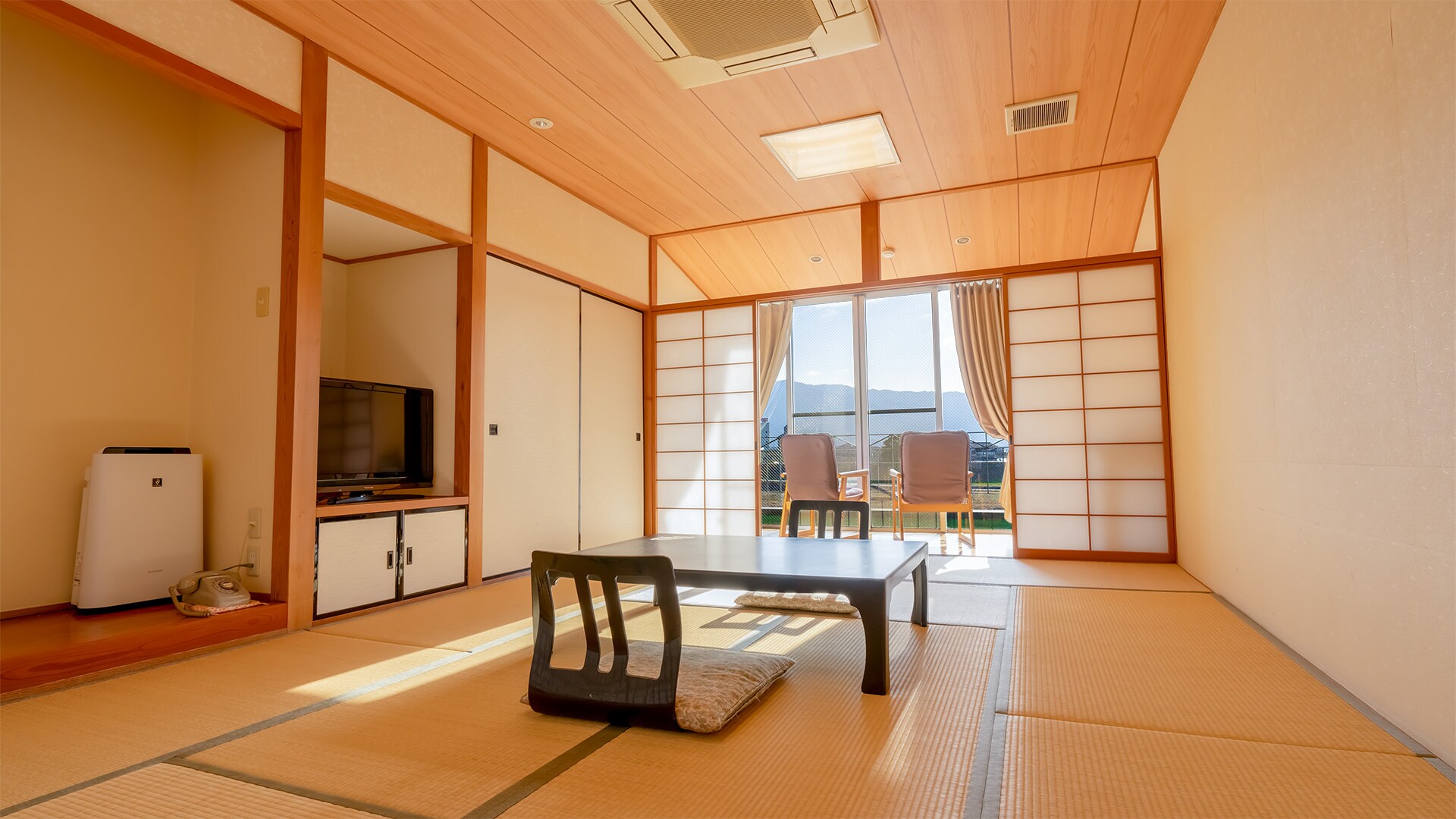 Japanese-style room