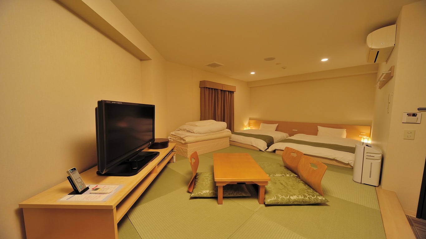◆ห้องสไตล์ญี่ปุ่นเข้าพักได้สูงสุด 3 คน 32.8㎡ ฟูกญี่ปุ่น 3 ชุด พร้อมอ่างอาบน้ำ