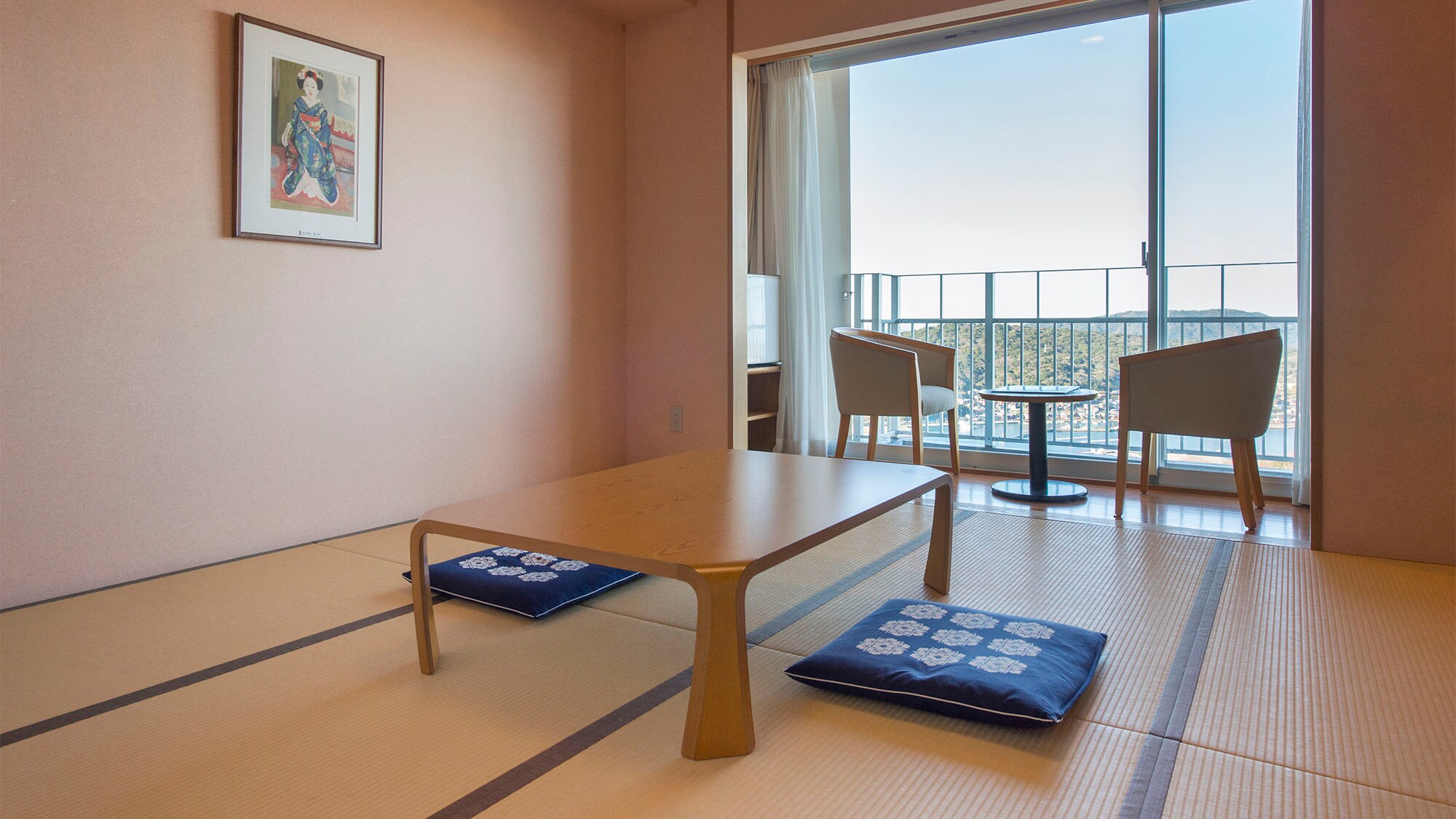 ■ Japanese-style room (8 tatami mats) <with bath and toilet>