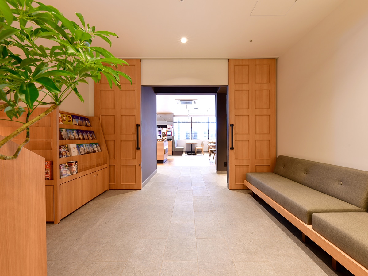 Breakfast venue / lounge entrance