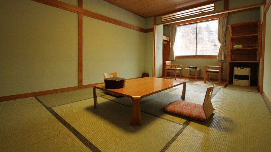 [Detailed image] [10 tatami mats] A Japanese-style room with a great view from which you can enjoy the nature of Oku-Nikko.